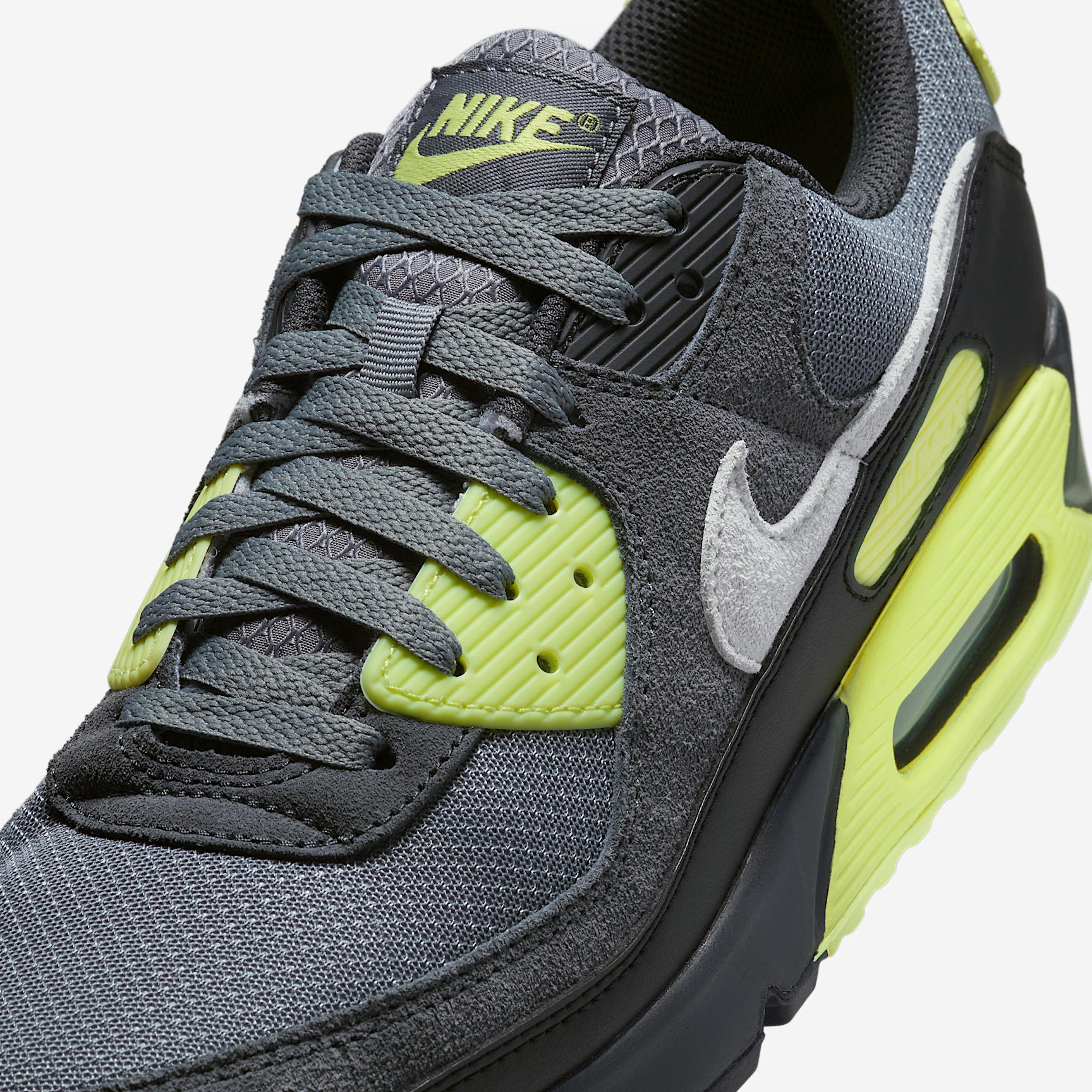 Nike Men's Air Max 90 Shoes Product Image