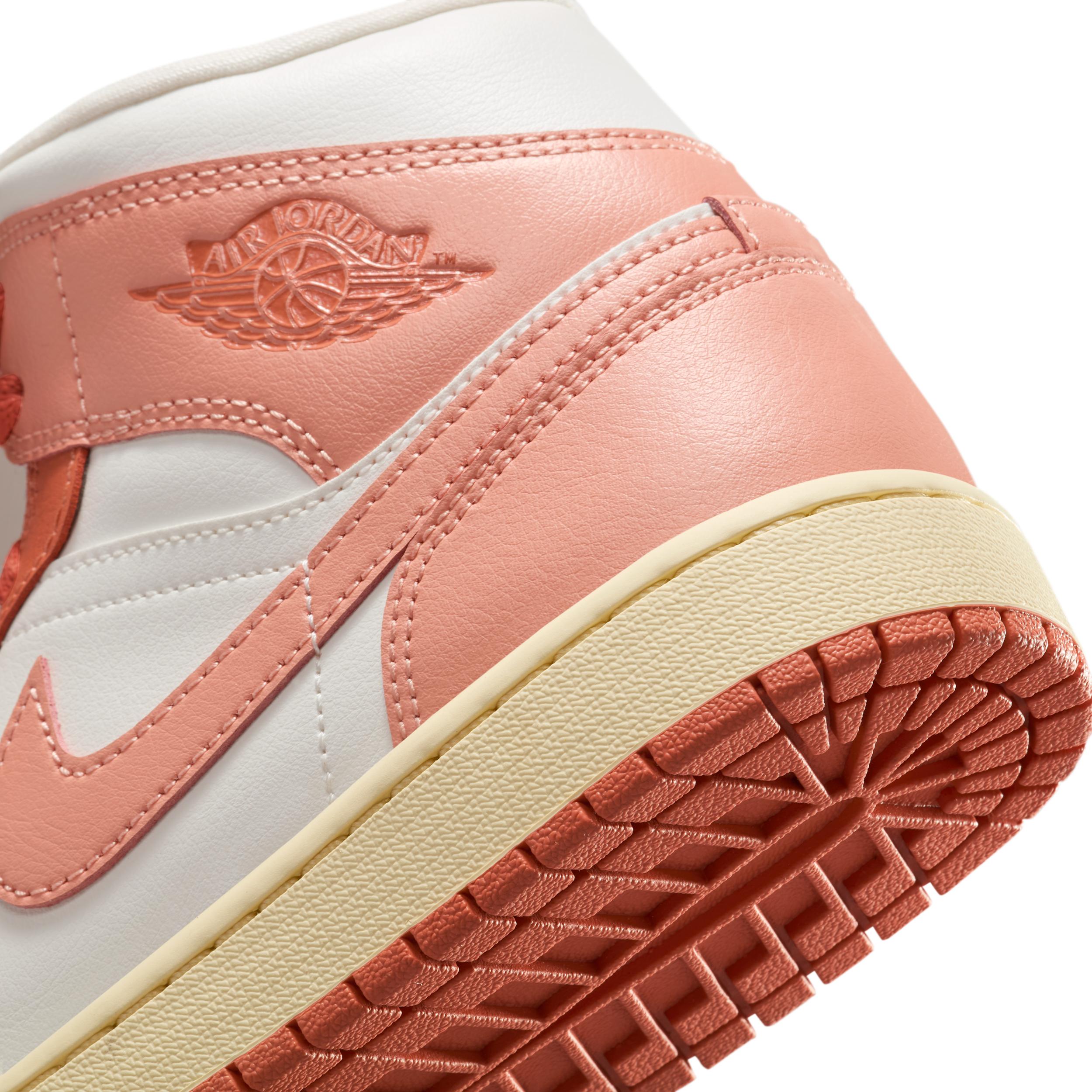 Women's Air Jordan 1 Mid Shoes Product Image
