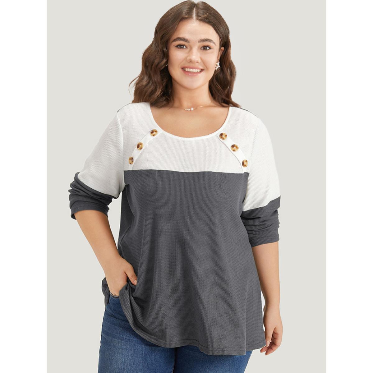 Plus Size Colorblock Contrast Button Detail Crew Neck T-shirt Gray Women Casual Contrast Plain Round Neck Dailywear T-shirts BloomChic 10/M Product Image