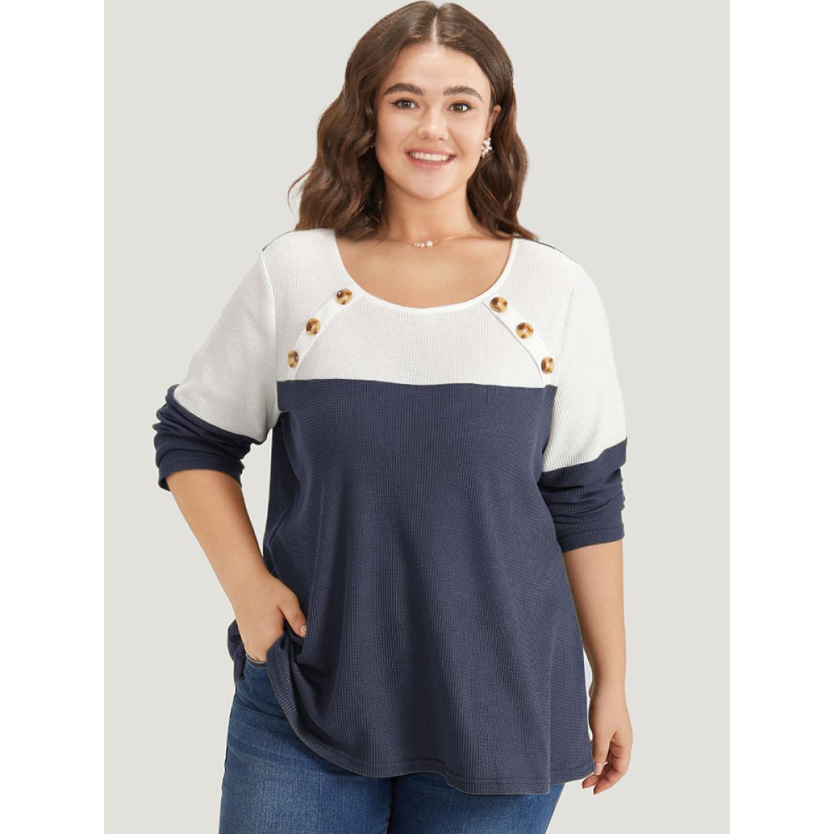 Plus Size Colorblock Contrast Button Detail Crew Neck T-shirt Gray Women Casual Contrast Plain Round Neck Dailywear T-shirts BloomChic 10/M Product Image