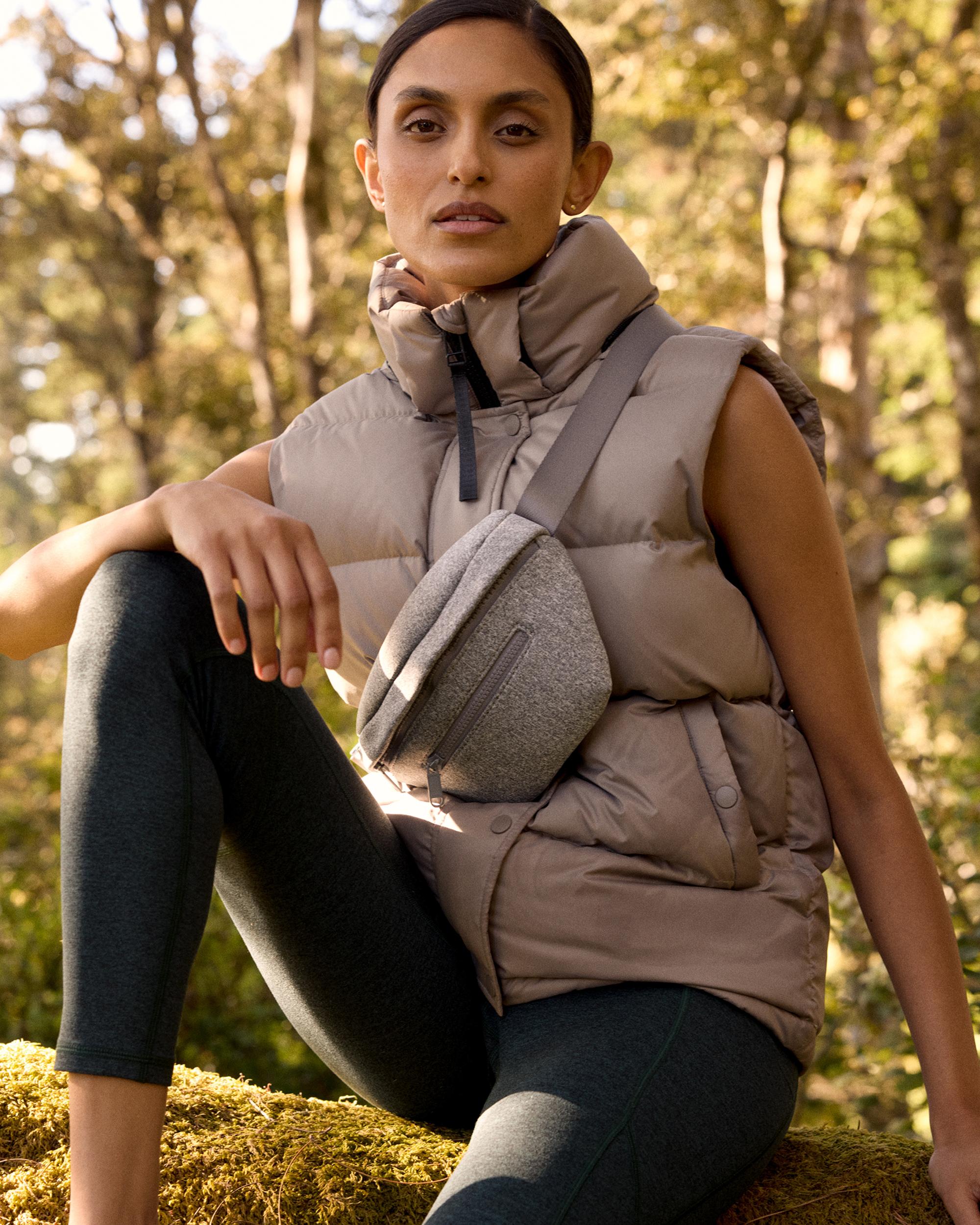 Quince | Women's Ultra-Soft High-Rise Pocket Legging Nylon/Spandex Product Image