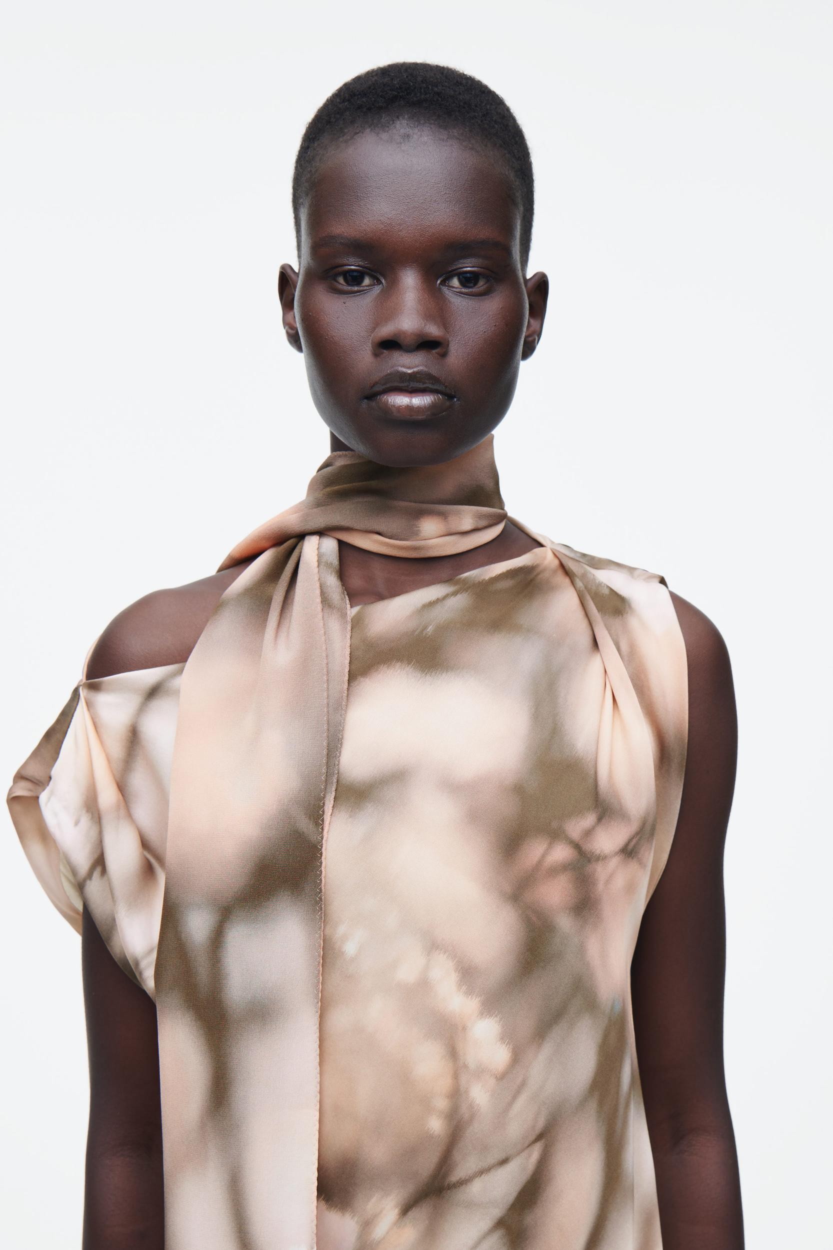 PRINTED SILK SCARF Product Image