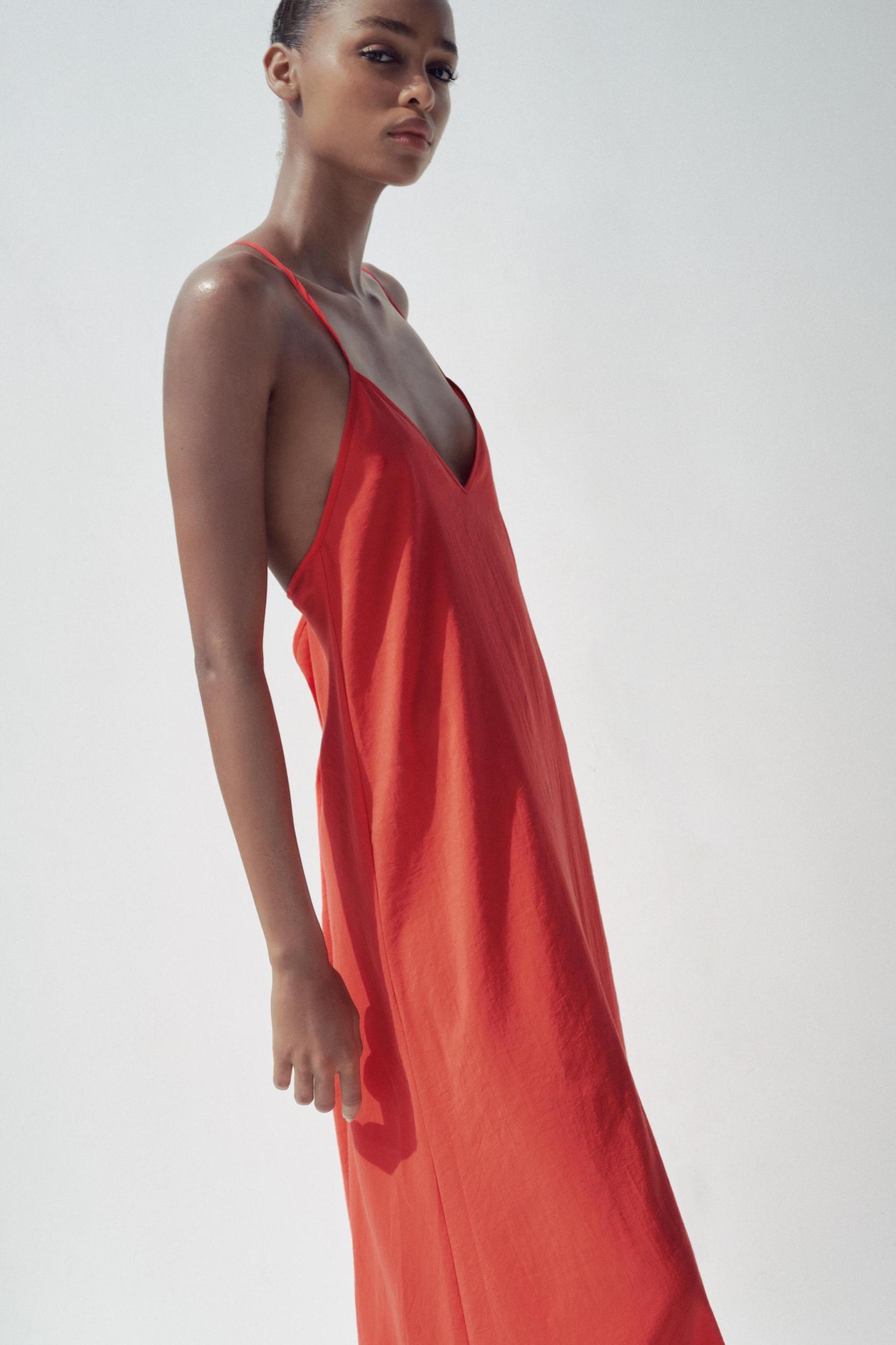 FLOWY MIDI DRESS Product Image