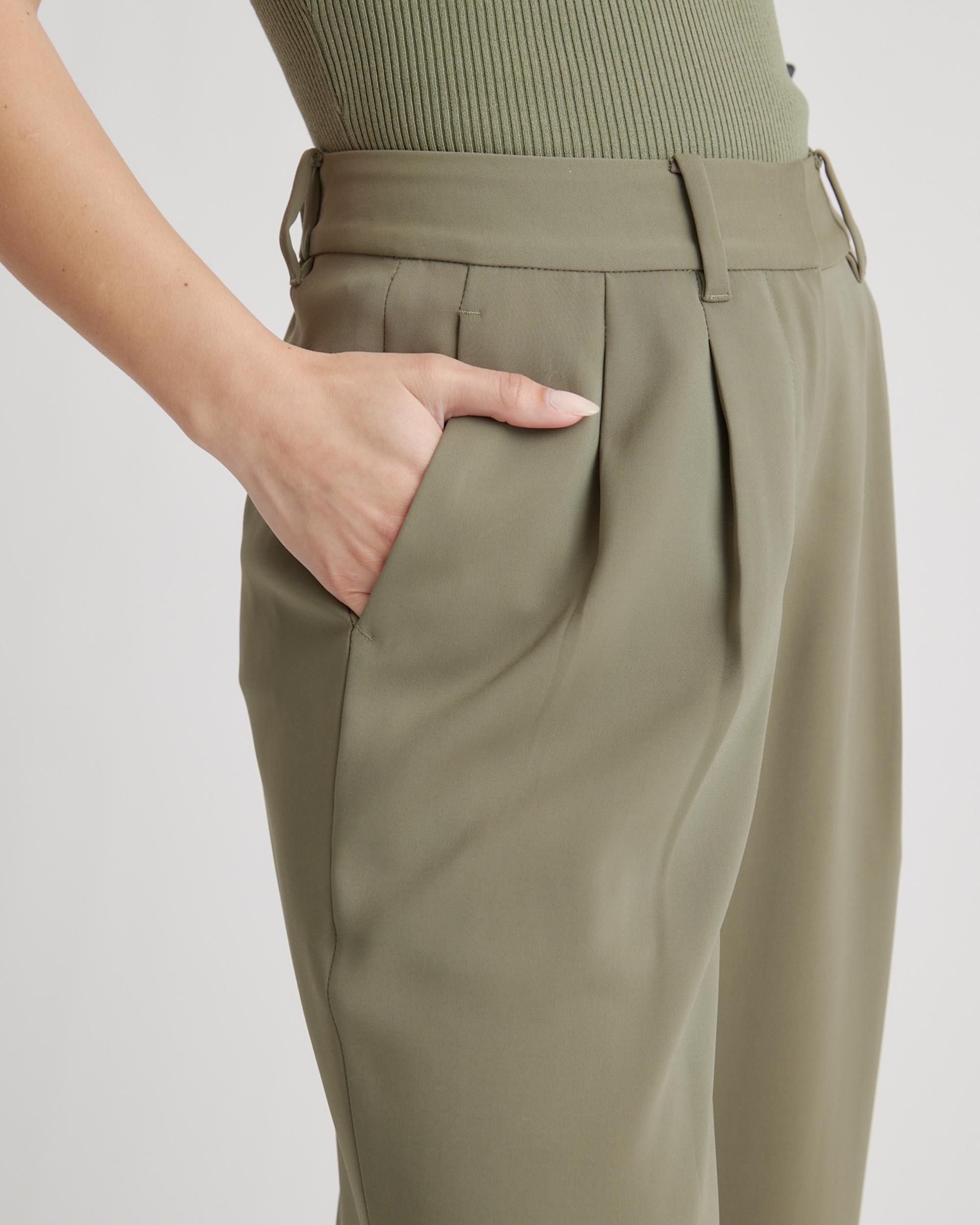 Quince | Women's Stretch Crepe Pleated Wide Leg Pants Recycled Polyester Product Image