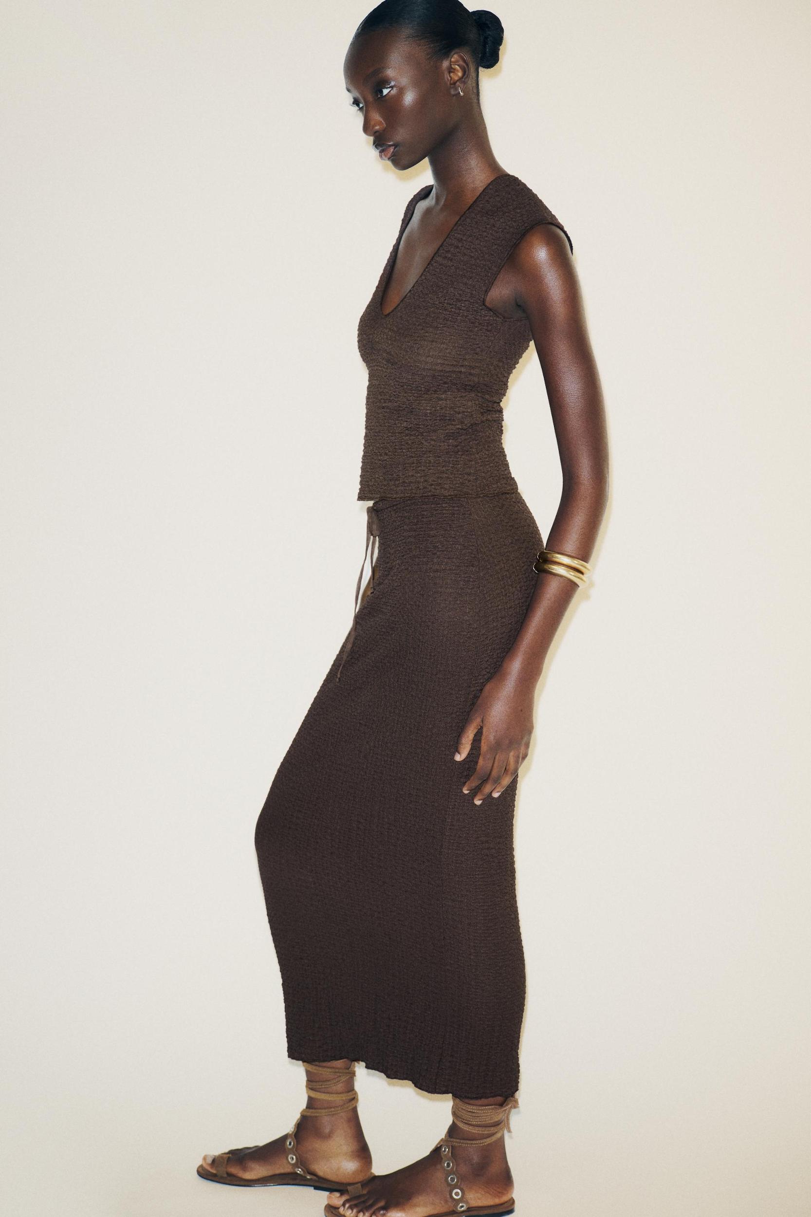 TEXTURED MIDI SKIRT Product Image