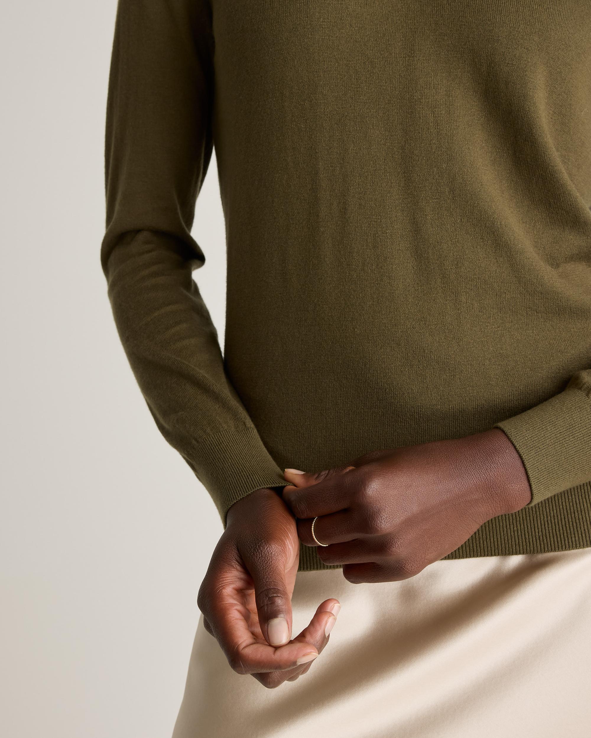 Quince | Women's Lightweight Cotton Cashmere V-Neck Sweater Organic Cotton Product Image