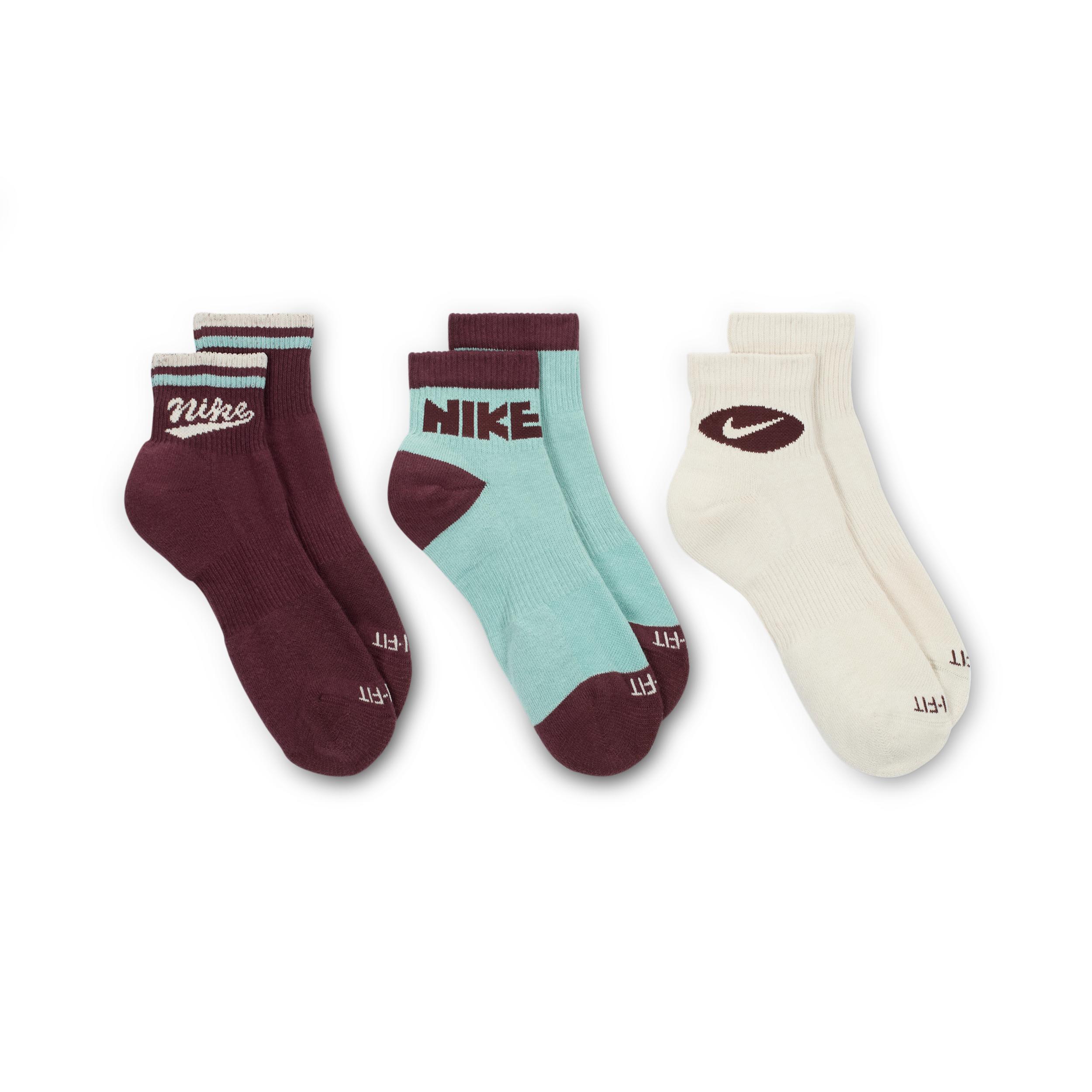 Nike Men's Everyday Plus Ankle Socks (3 Pairs) Product Image