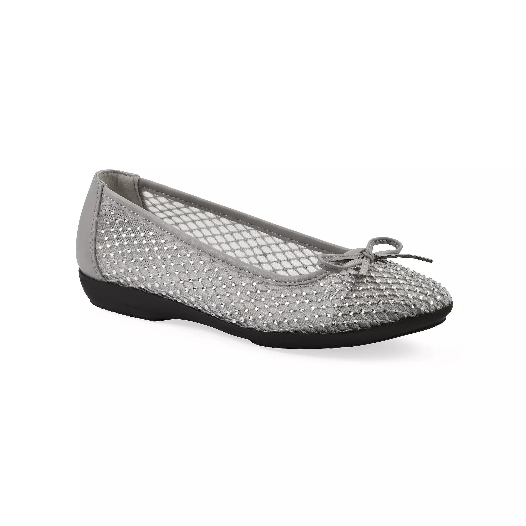 Cliffs by White Mountain Carlicia Women's Ballet Flats, Size: 7.5 Wide, Silver Fabric Product Image