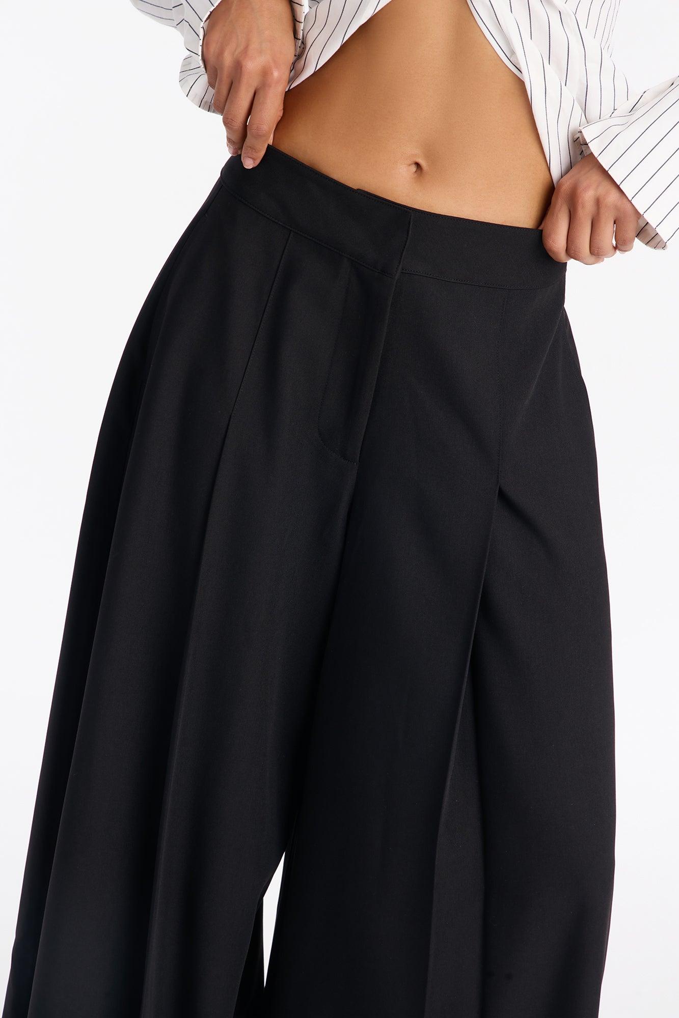 Darlene Crepe Super Wide Leg Pant 33″ - Black Female Product Image