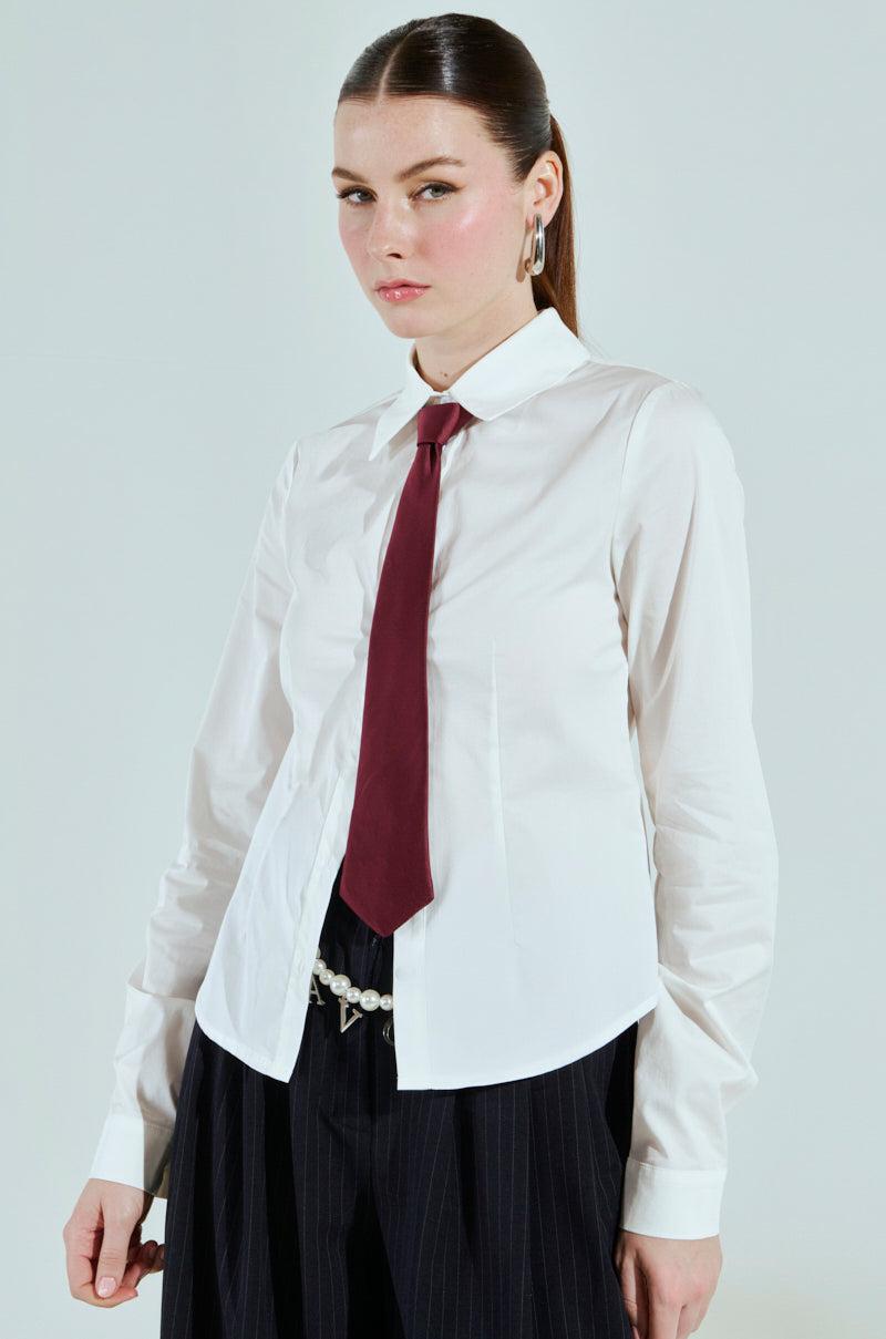 I'M THE BOSS BUTTON DOWN Product Image