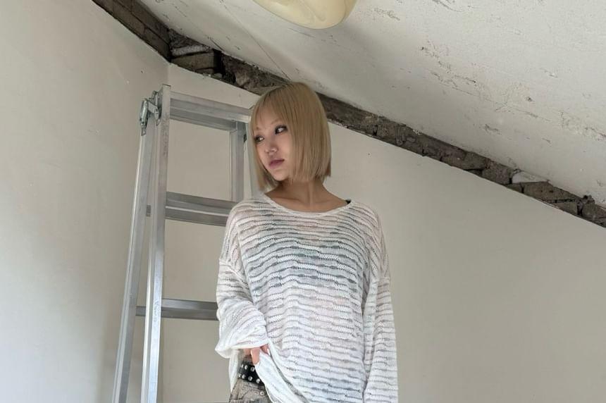 Low-Waist Camo Print Balloon Jeans Product Image