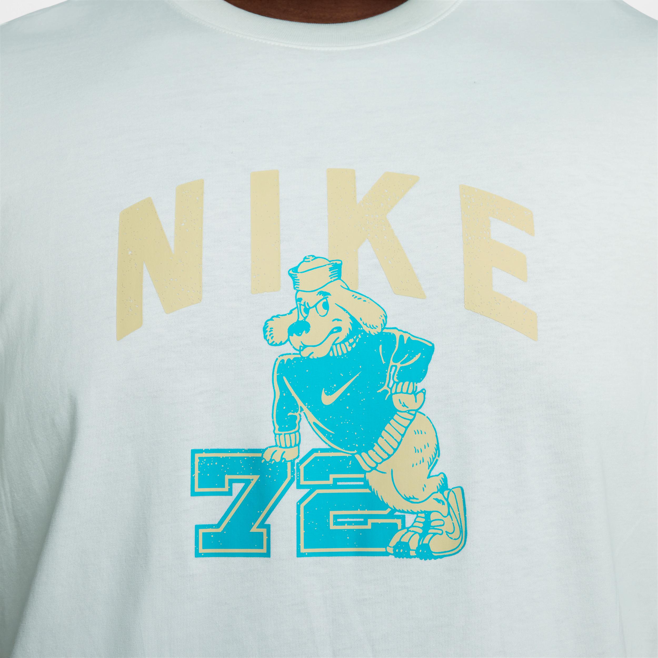 Nike Men's Fitness T-Shirt Product Image