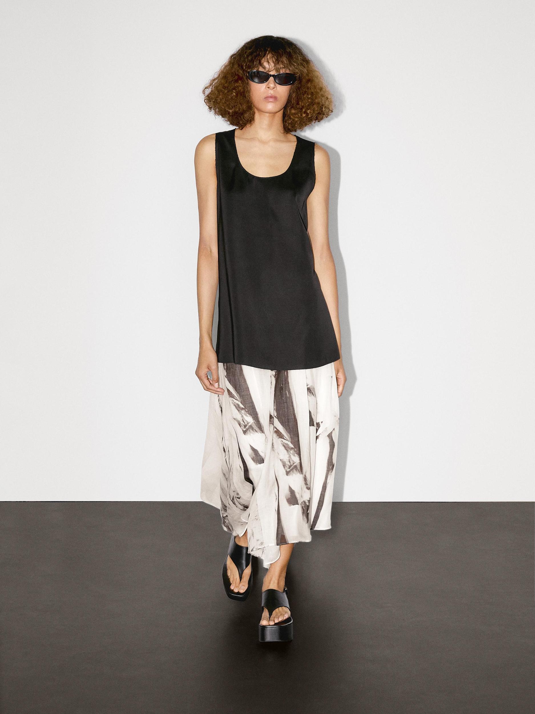 Long sleeveless satin blouse Product Image