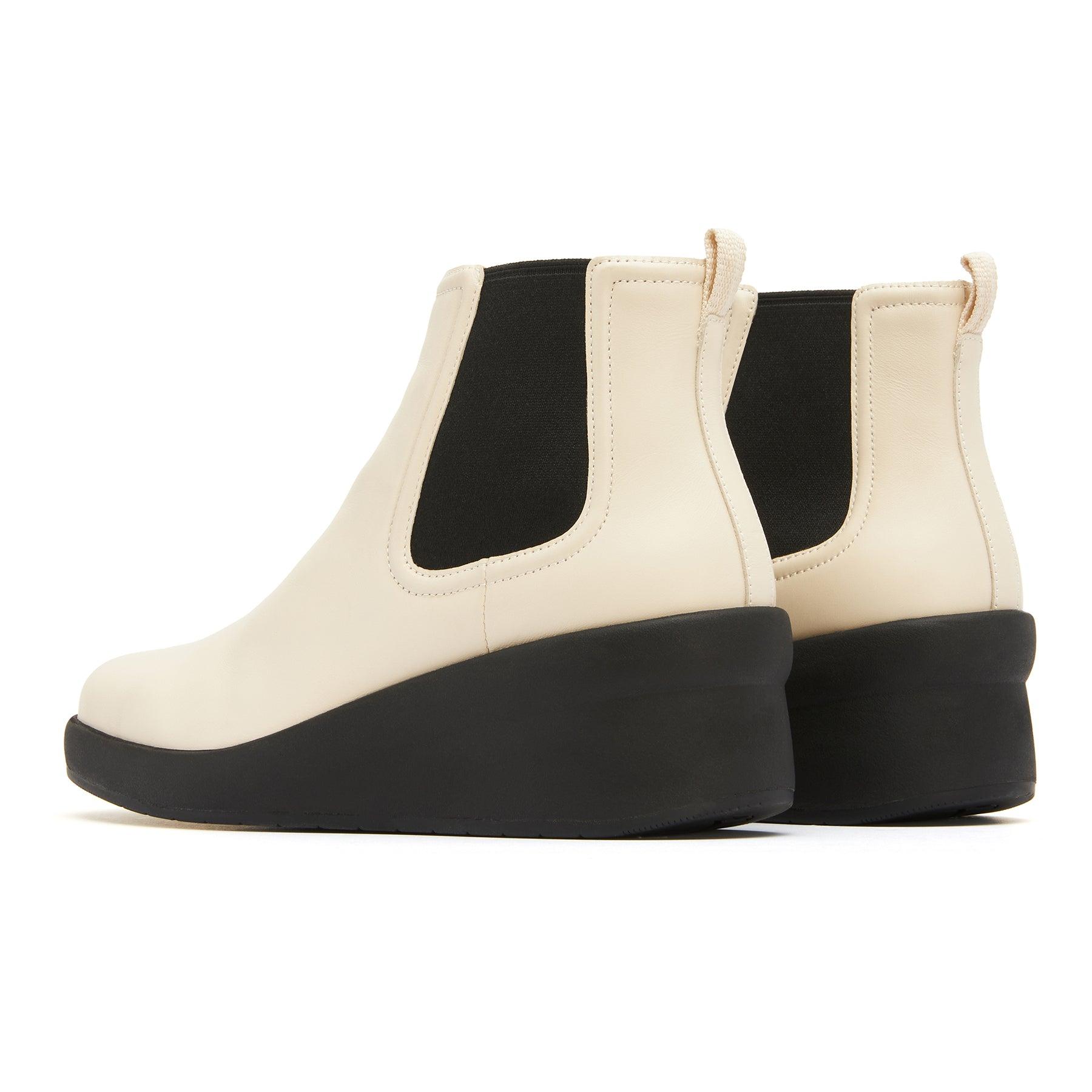 Passage Chelsea Metatarsal Female Product Image