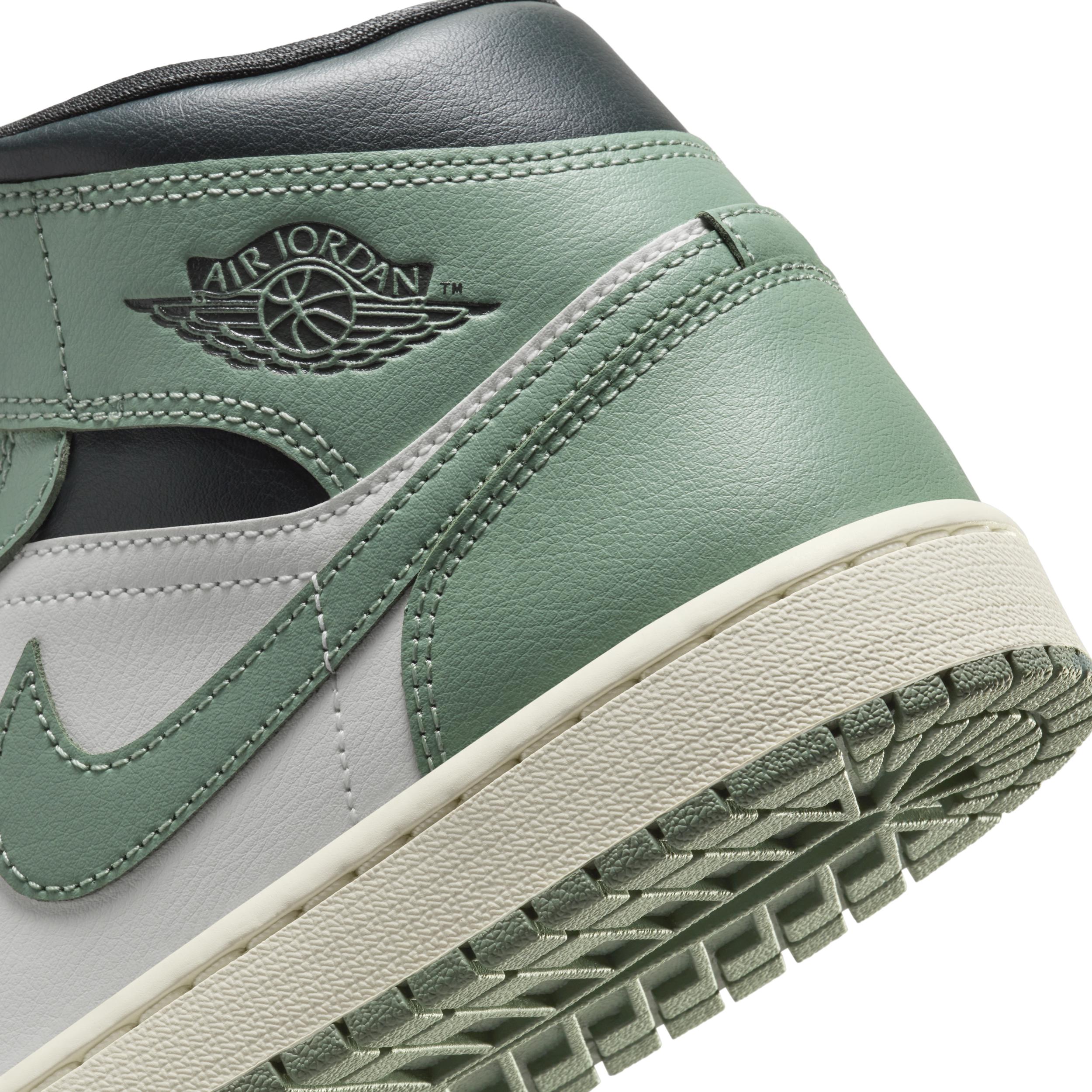 Women's Air Jordan 1 Mid Shoes Product Image
