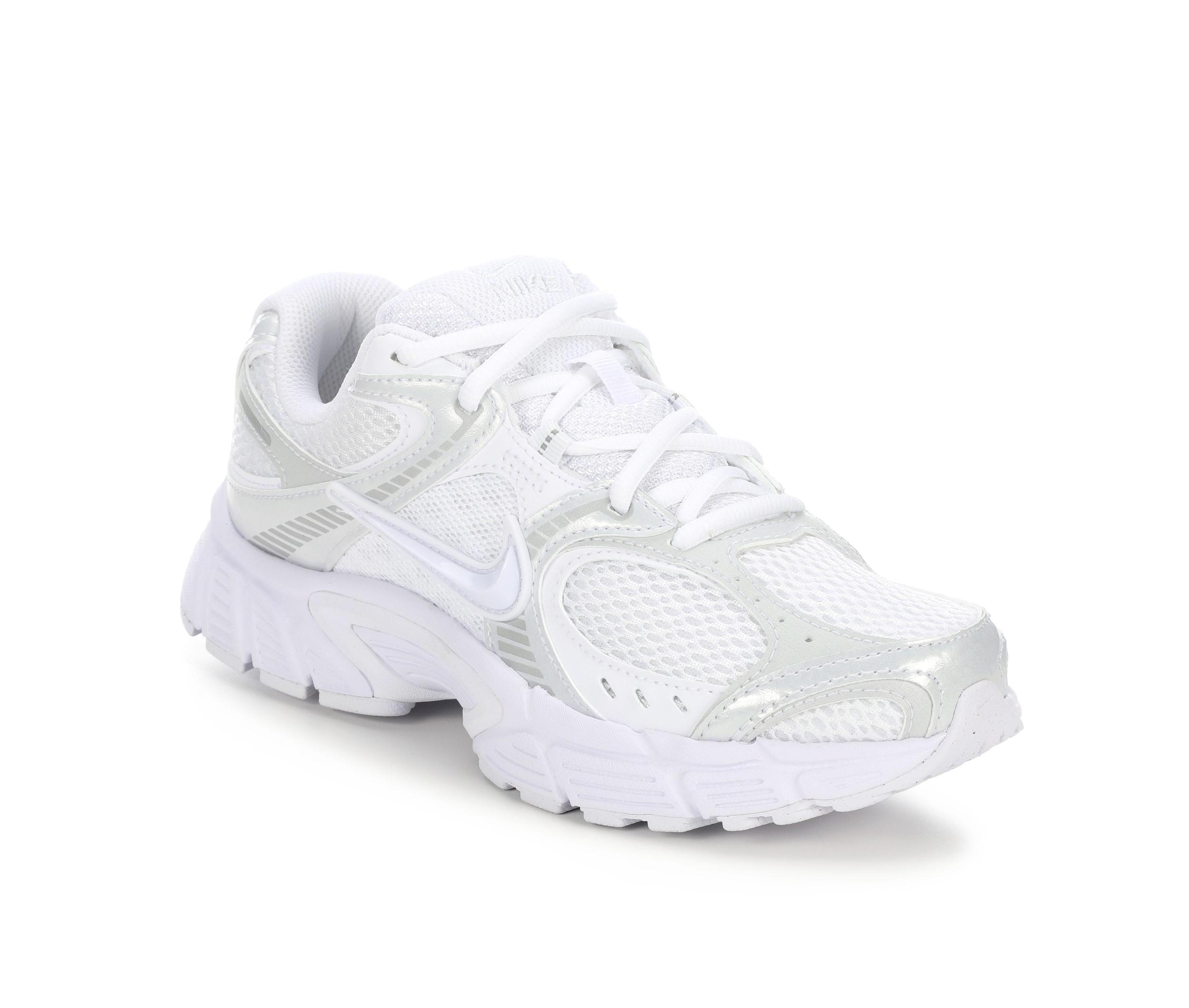 Women's Nike V5 RNR Sneakers Product Image