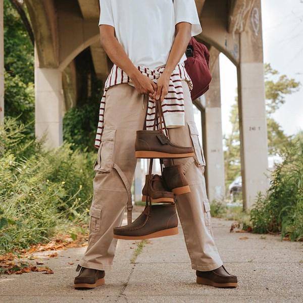 Mens Clarks Wallabee EVO Chukka Boot - Beeswax Product Image