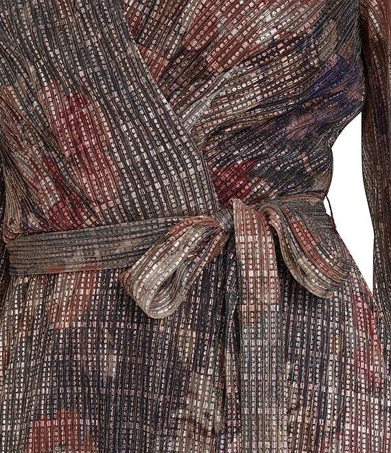 Jessica Howard Petite Size Metallic V-Neck Long Sleeve Gown Product Image