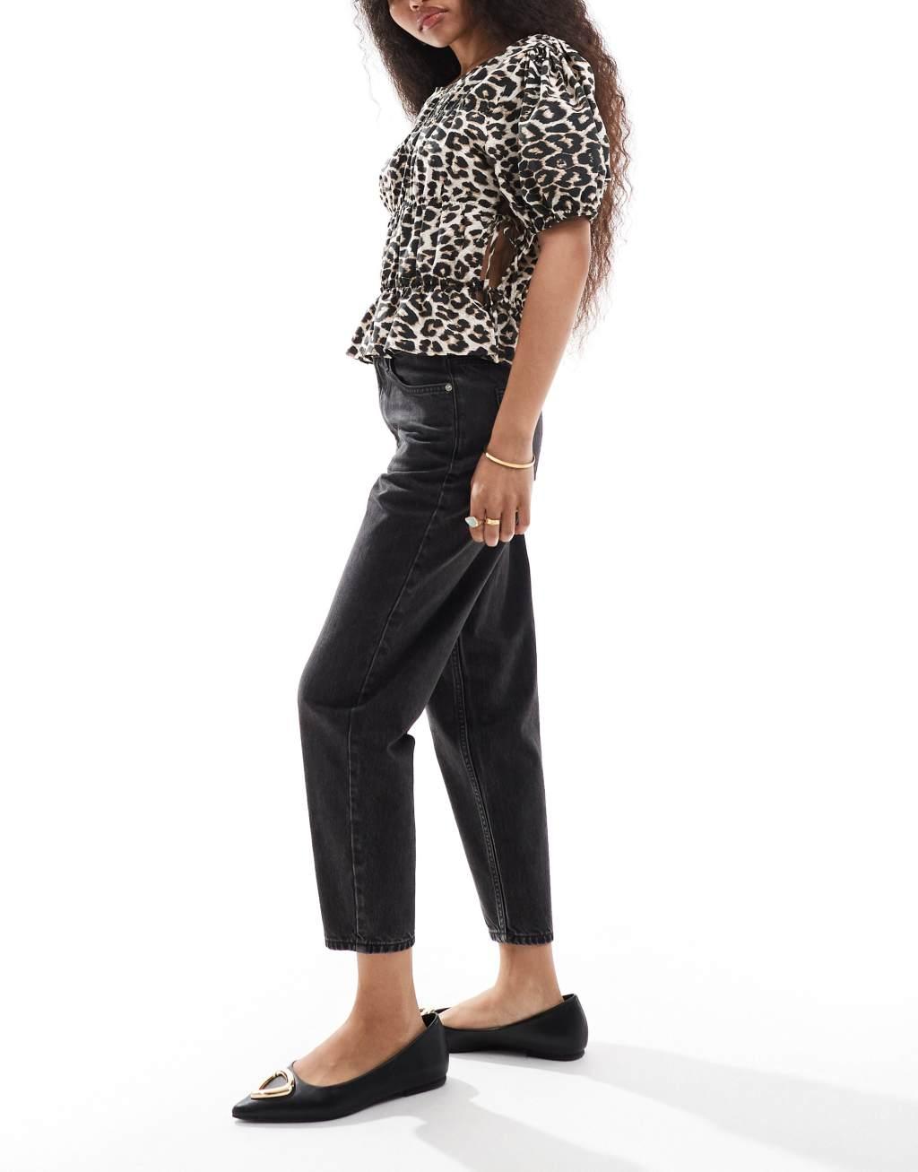 Miss Selfridge Petite highwaist mom jean in black wash Product Image