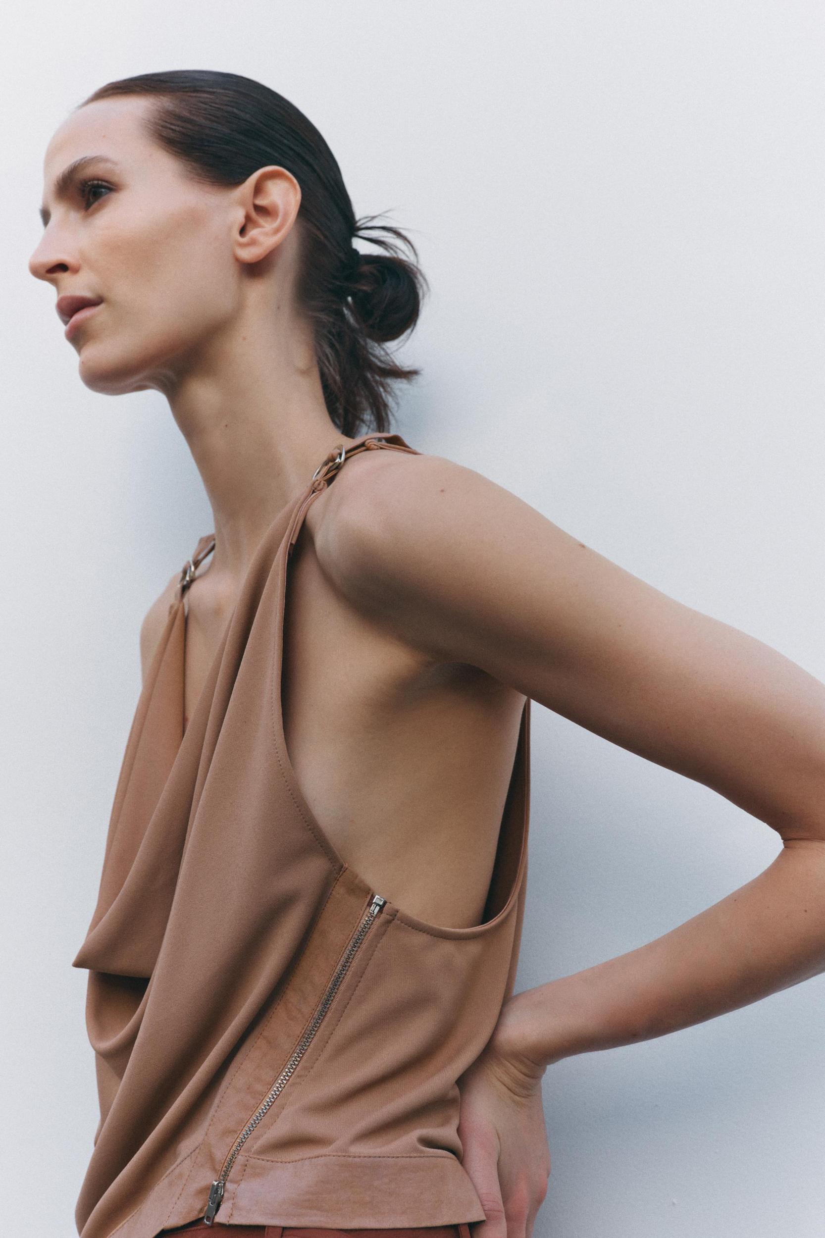 FLOWY ZIPPER TOP Product Image