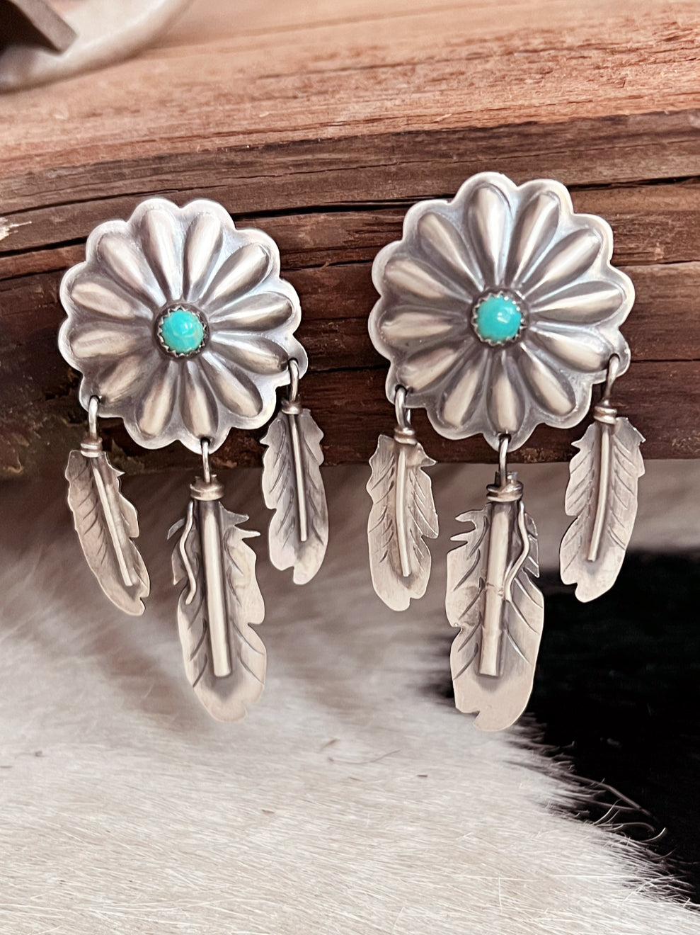 T’aachill - t’a’ Navajo Sterling Silver Earrings Product Image