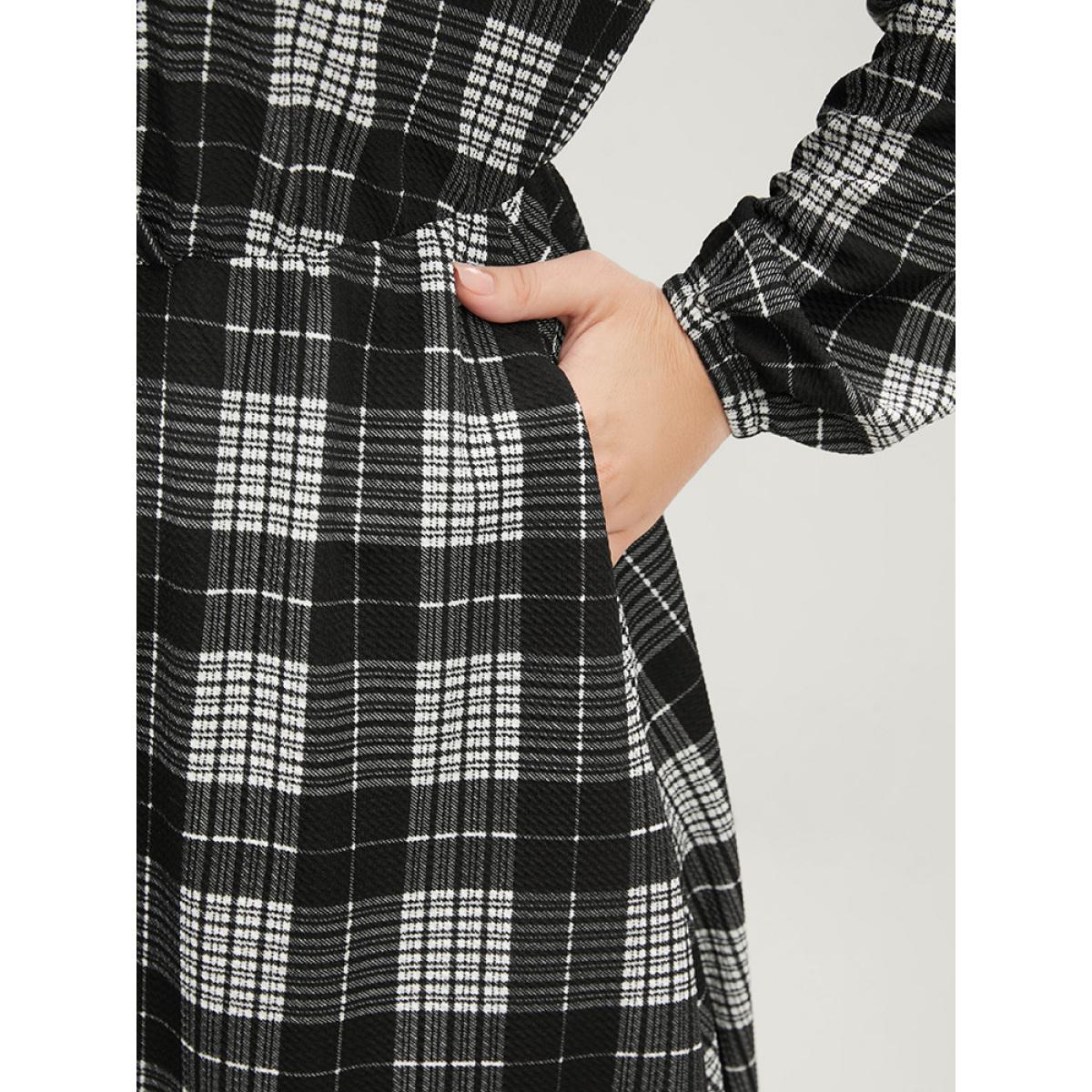 Plus Size Plaid Print Pocket Lantern Sleeve Surplice Neck Midi Dress Black Women Elegant Printed V-neck Long Sleeve Curvy Midi Dress BloomChic 28/5X Product Image