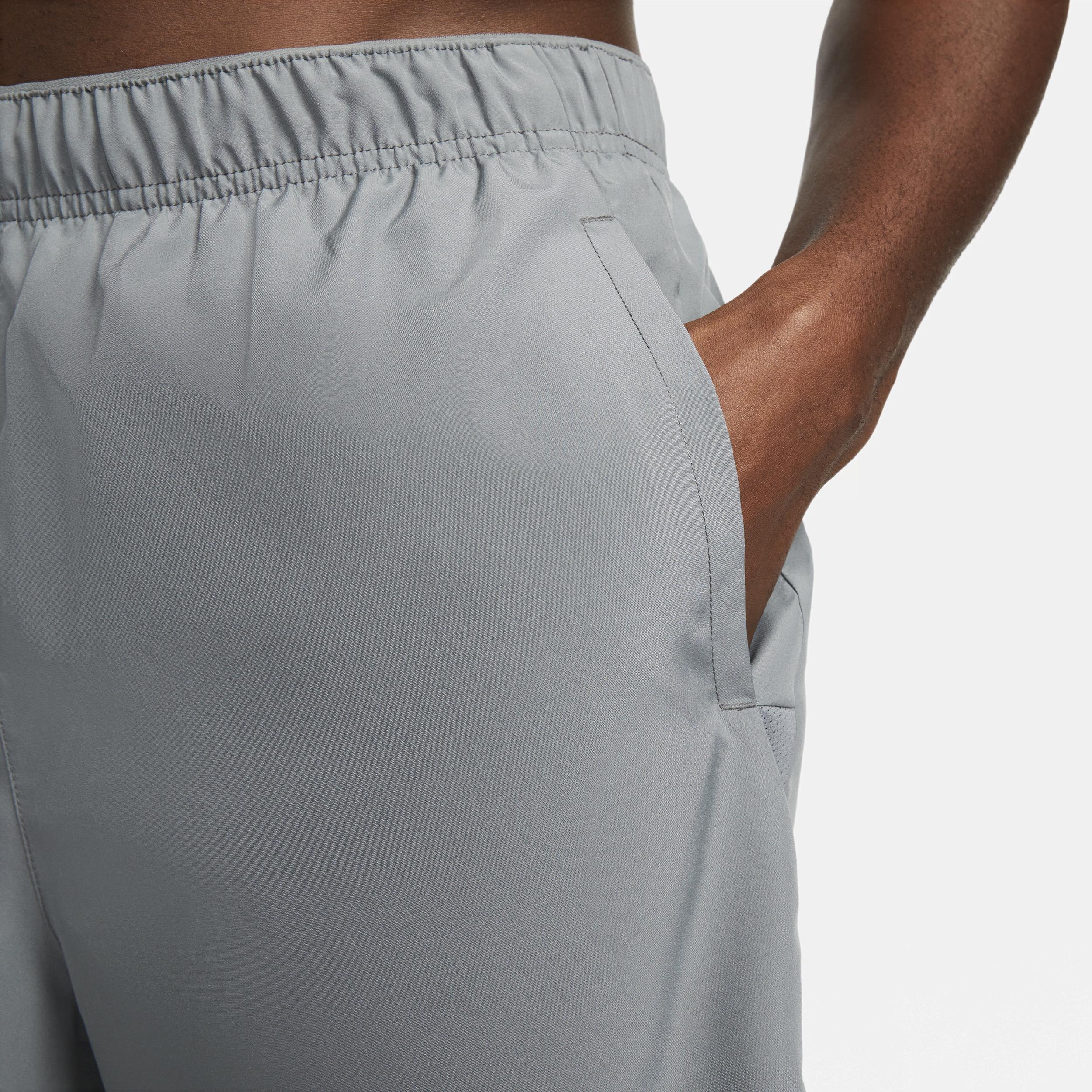 Nike Men's Challenger Dri-FIT 7" 2-in-1 Running Shorts Product Image