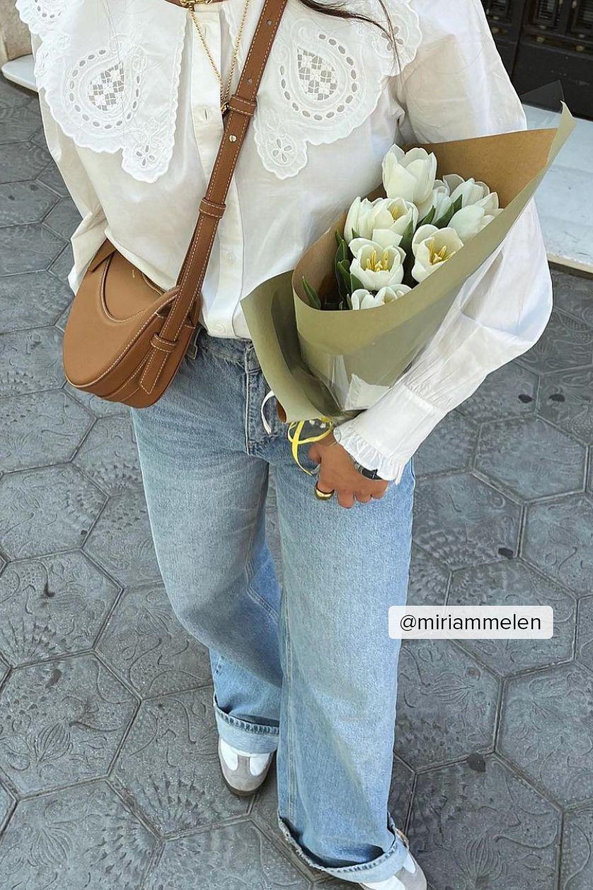 Loose Mid Waist Jeans Product Image