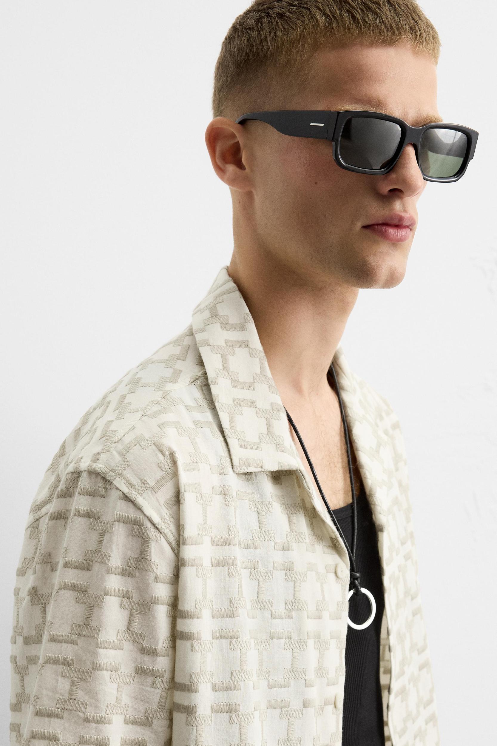 GEOMETRIC EMBROIDERED SHIRT Product Image