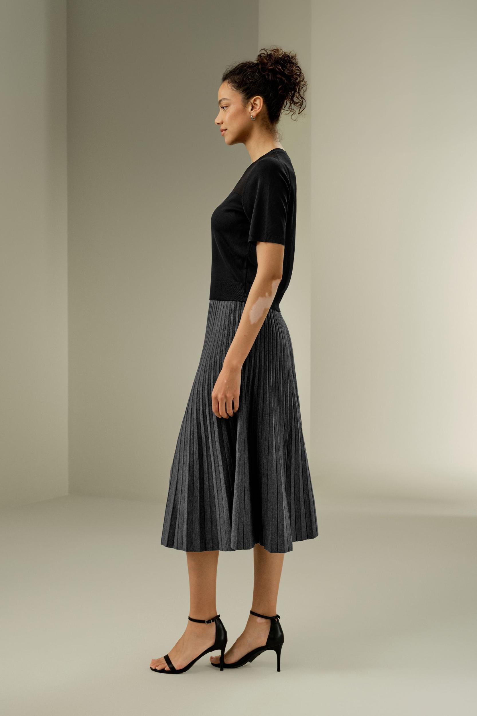 Pleated A-line Merino Wool Skirt Product Image