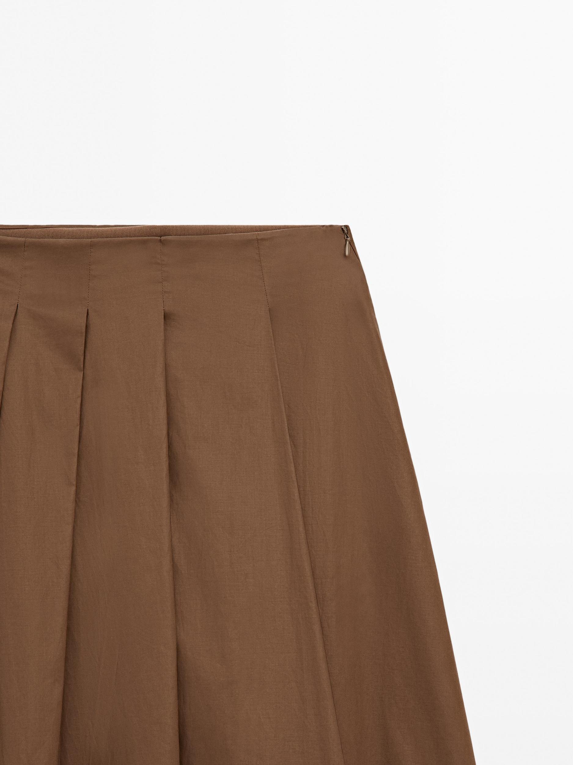 Long box pleat skirt Product Image