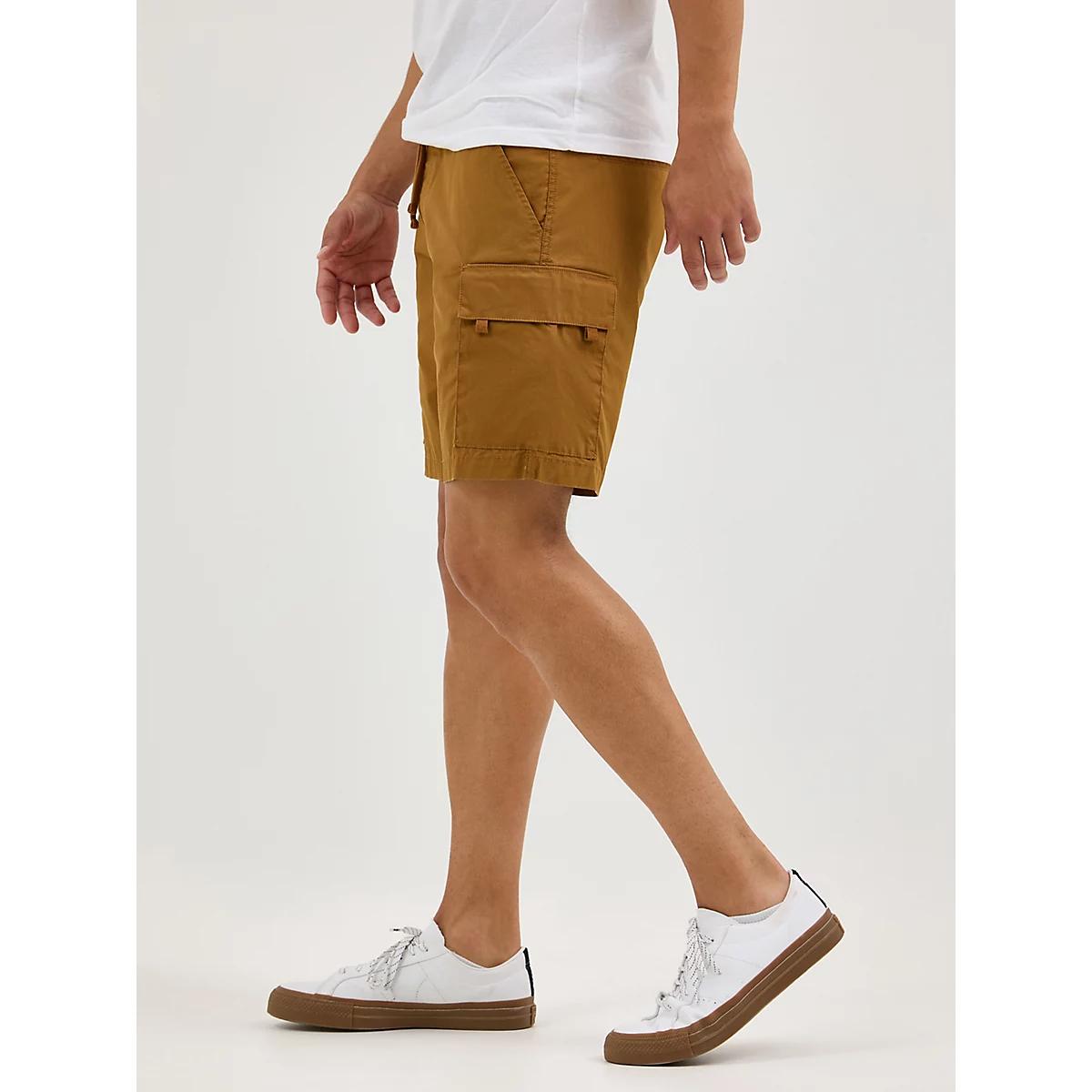 Men's Cargo Pull On Short in Prairie Sand Product Image