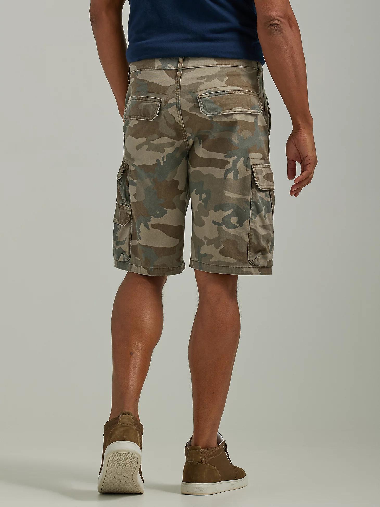 Wrangler® Men's Five Star Premium Stacked Cargo Short in Pewter Product Image