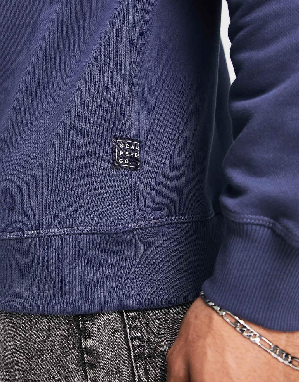 Scalpers Fade sweatshirt in navy Product Image