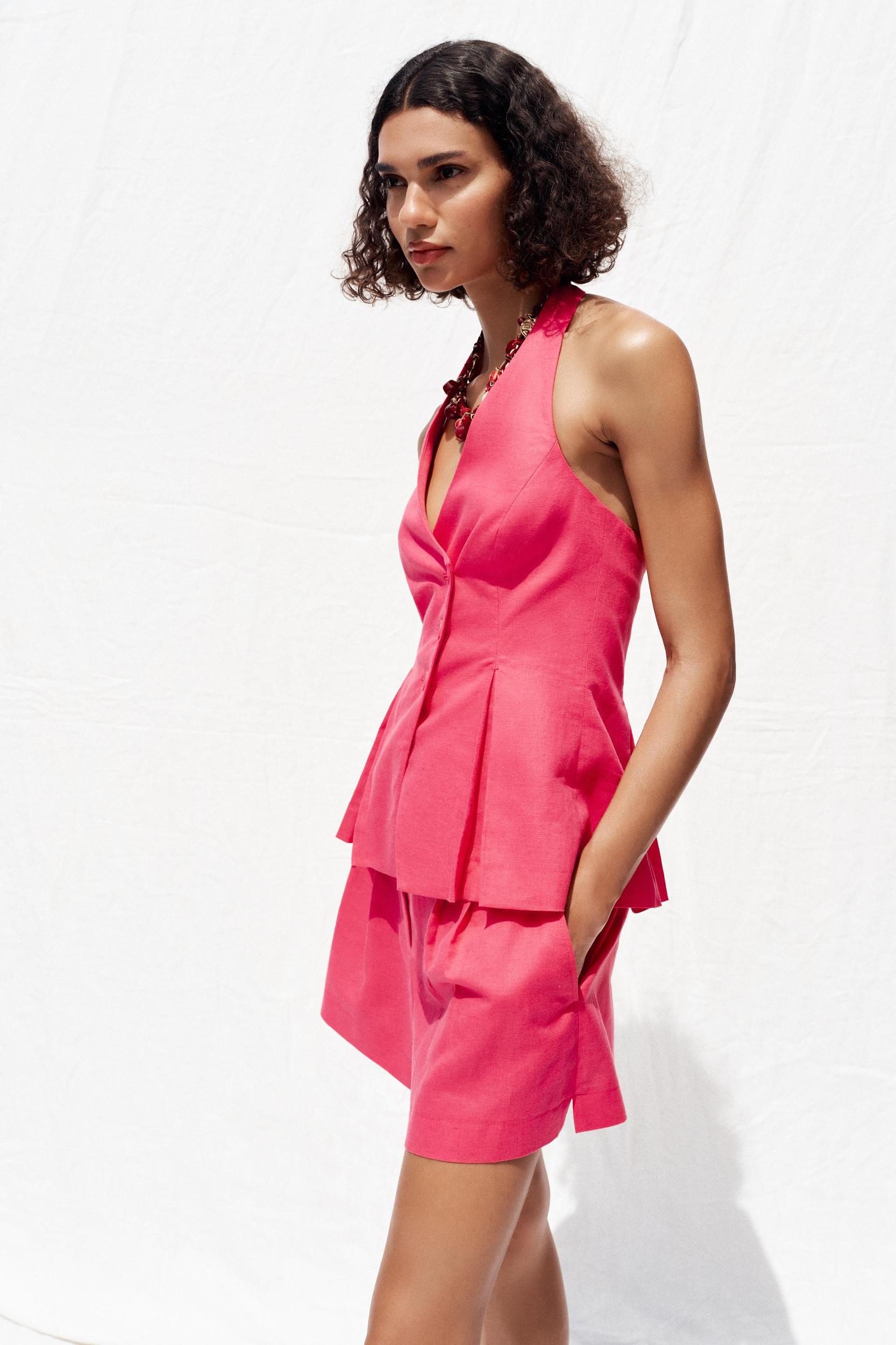 LINEN PLEATED SHORTS Product Image