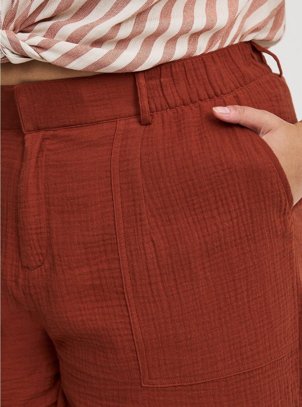 Super High-Rise Trouser Short Product Image