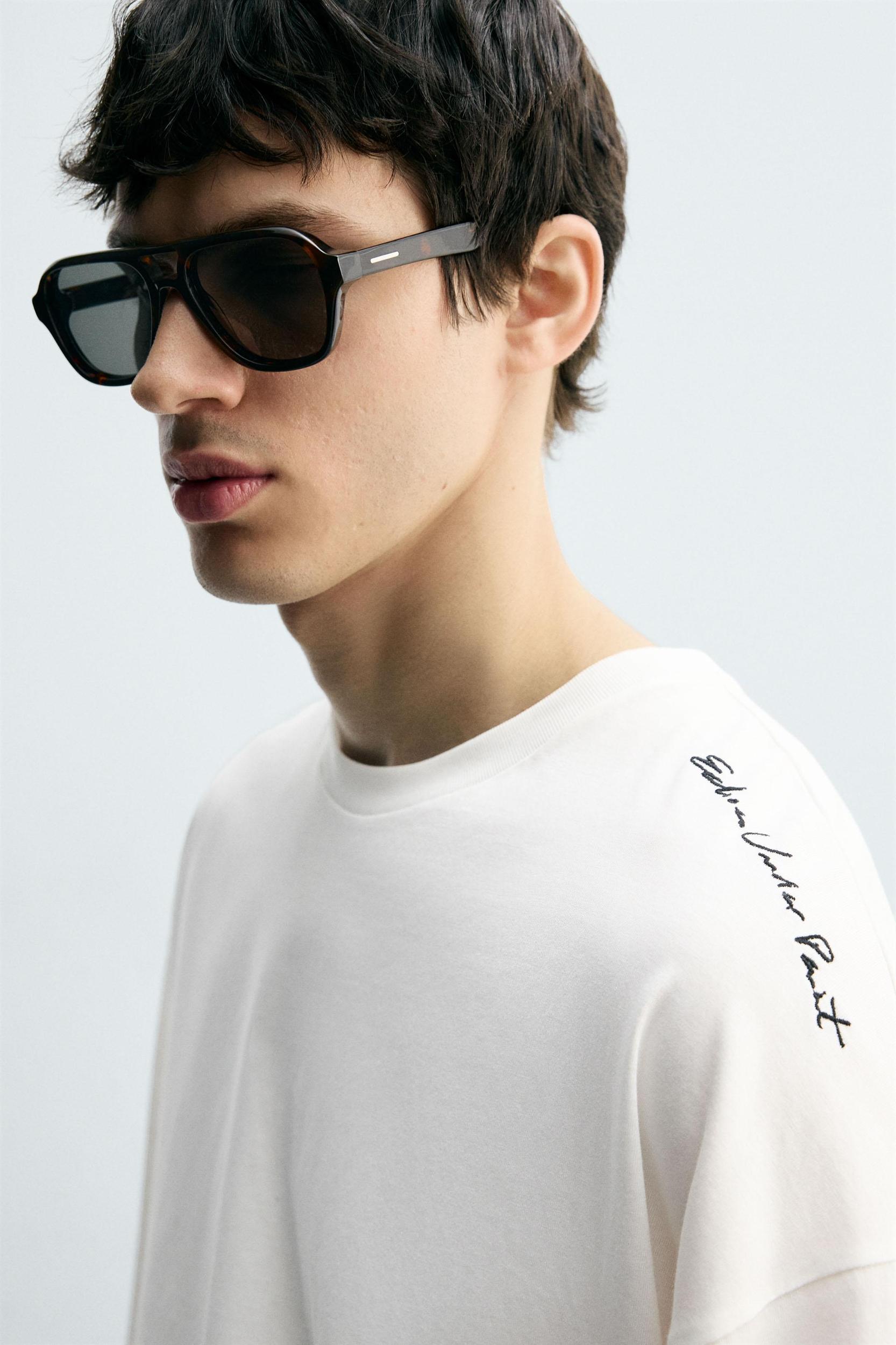 ABSTRACT PRINT T-SHIRT Product Image