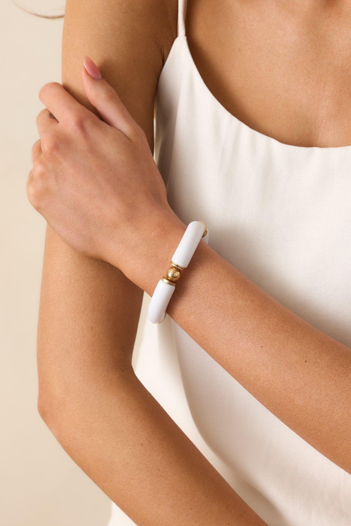 Keep It Bright Ivory Gold Beaded Bracelet Product Image