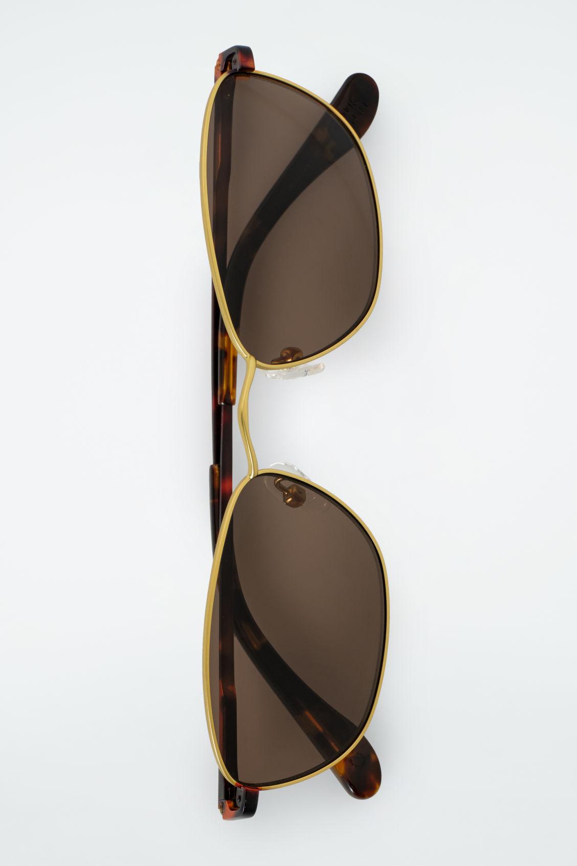 WIRE-FRAME CAT-EYE SUNGLASSES Product Image