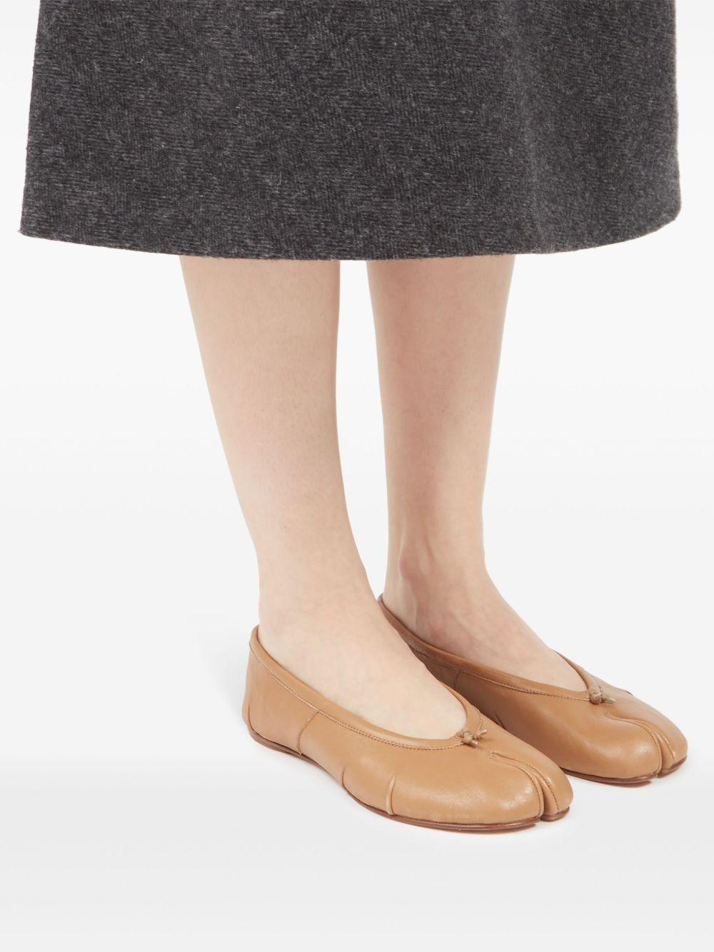 Tabi leather ballerina shoes Product Image