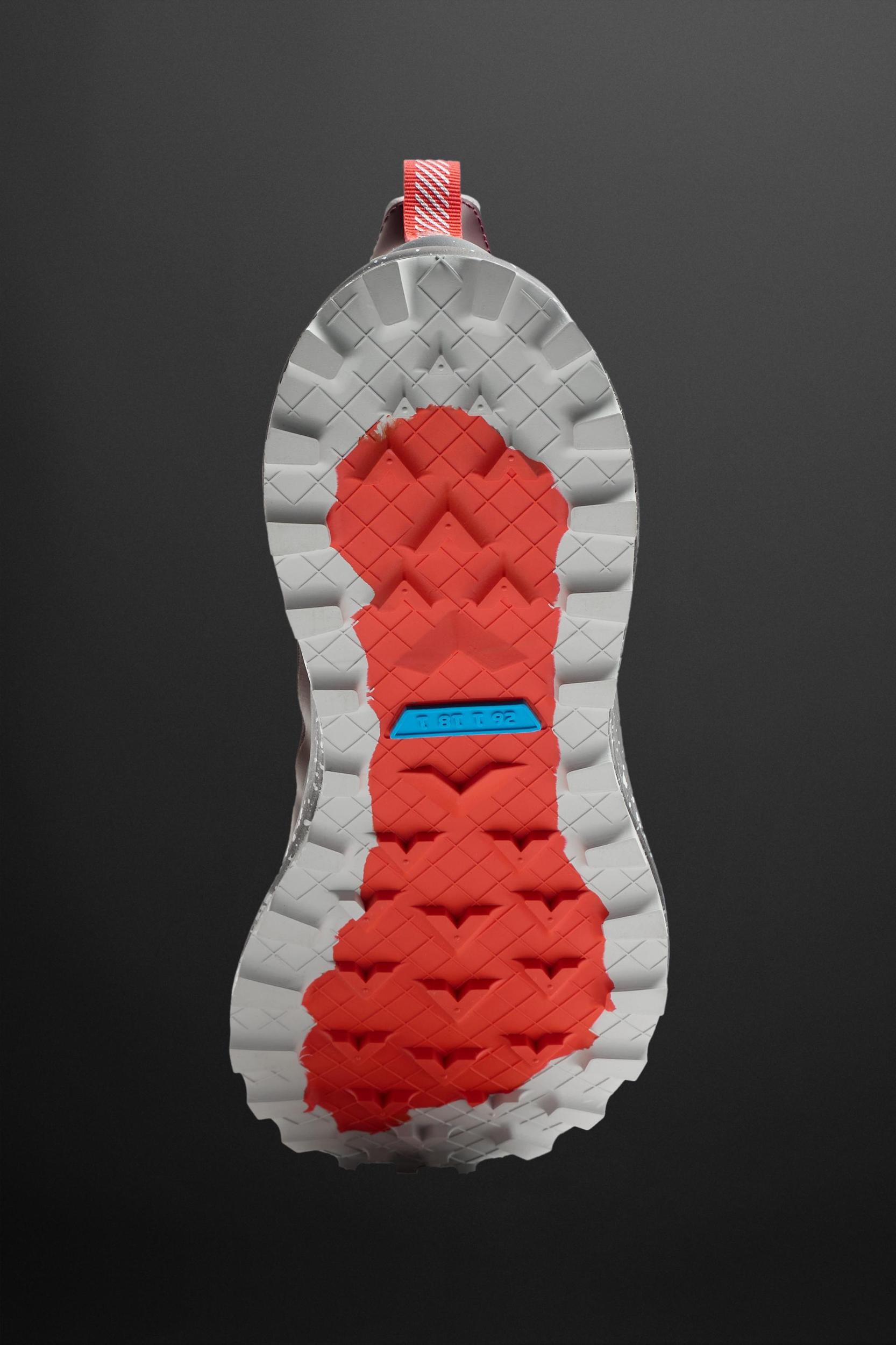 RUNNING SNEAKERS Product Image