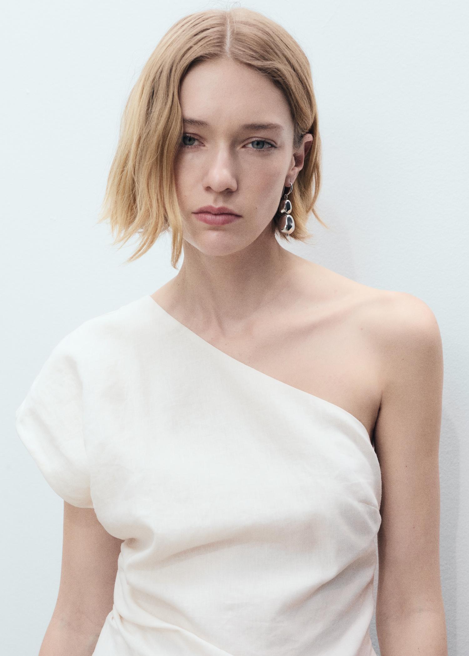 Asymmetrical linen top - Women | MANGO USA Product Image