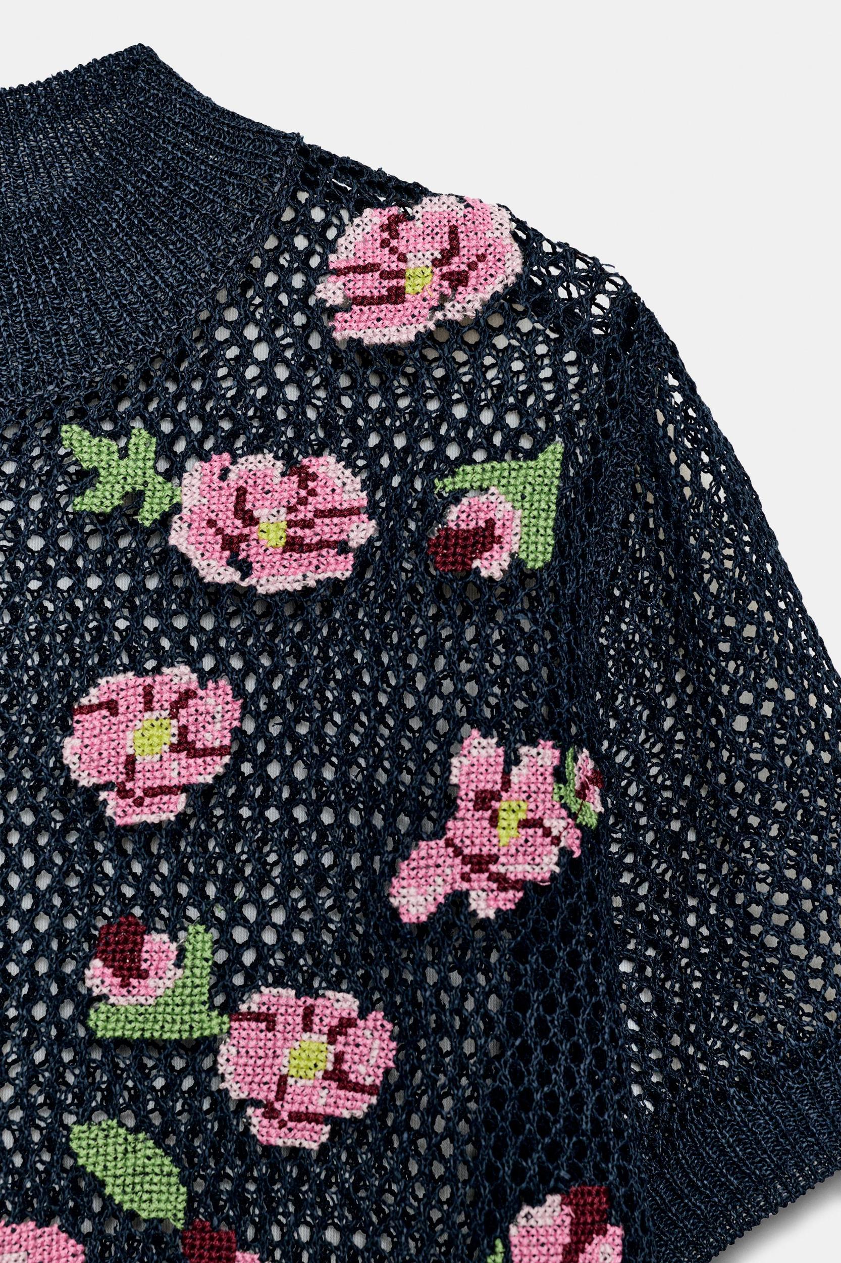 FLORAL EMBROIDERED KNIT TOP Product Image