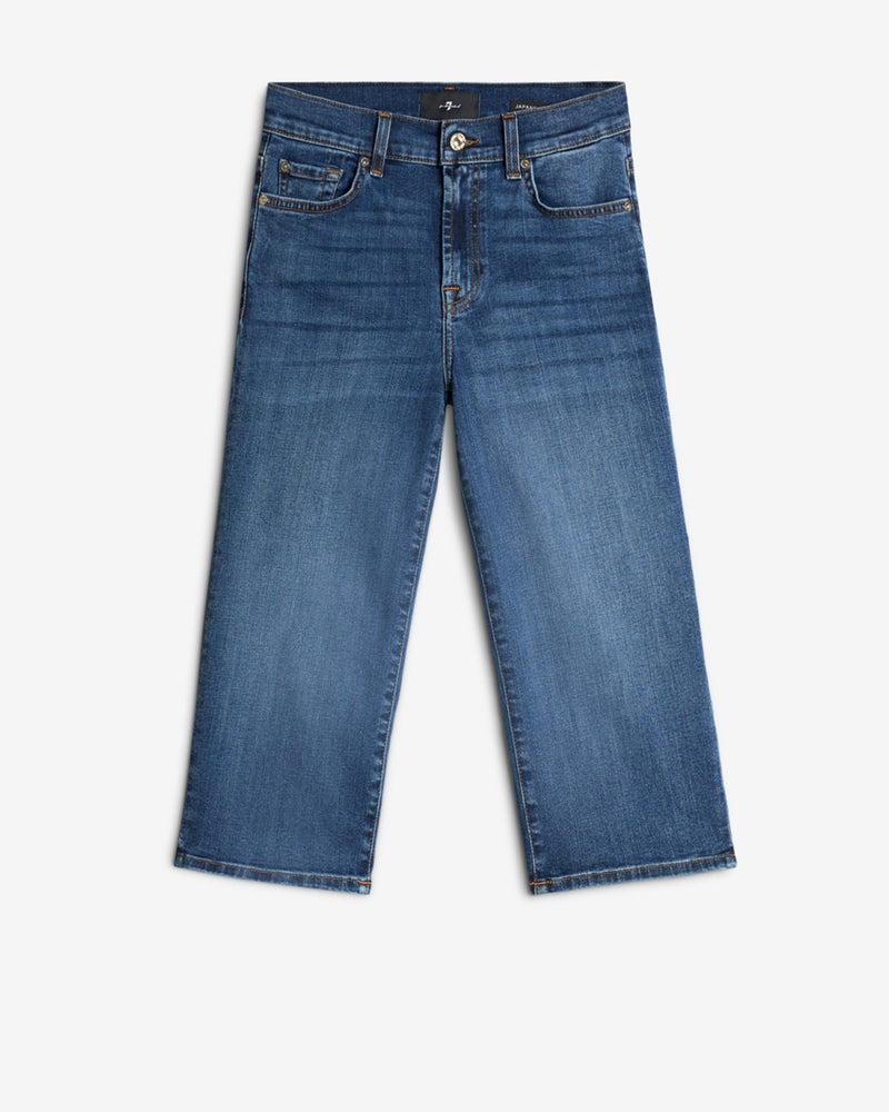 Slim Illusion Capri Product Image