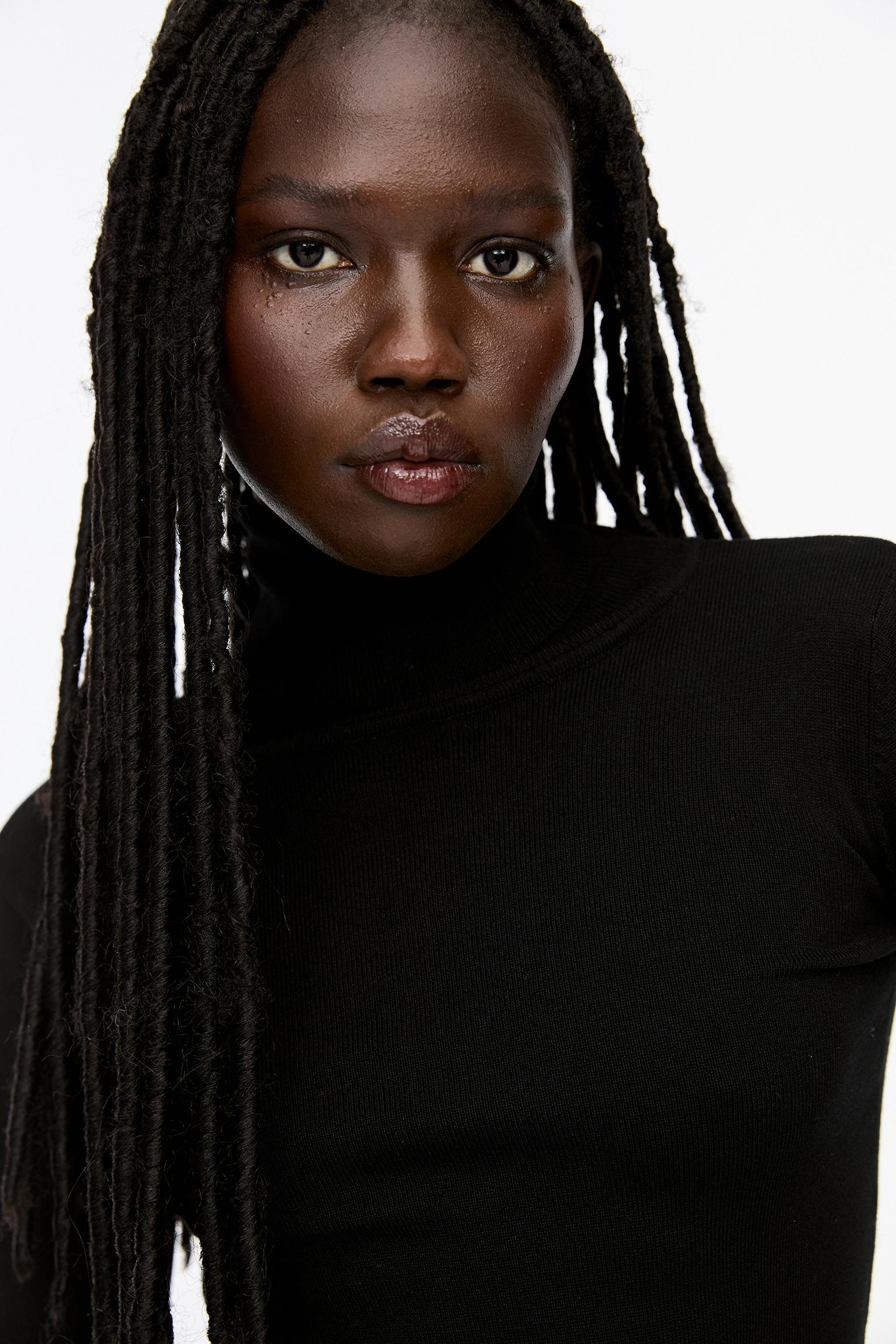 Basic high neck sweater Product Image