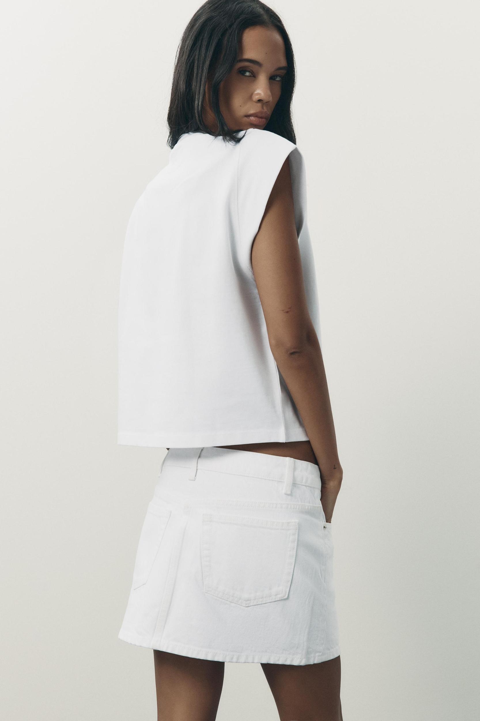 WASHED EFFECT SLEEVELESS T-SHIRT Product Image