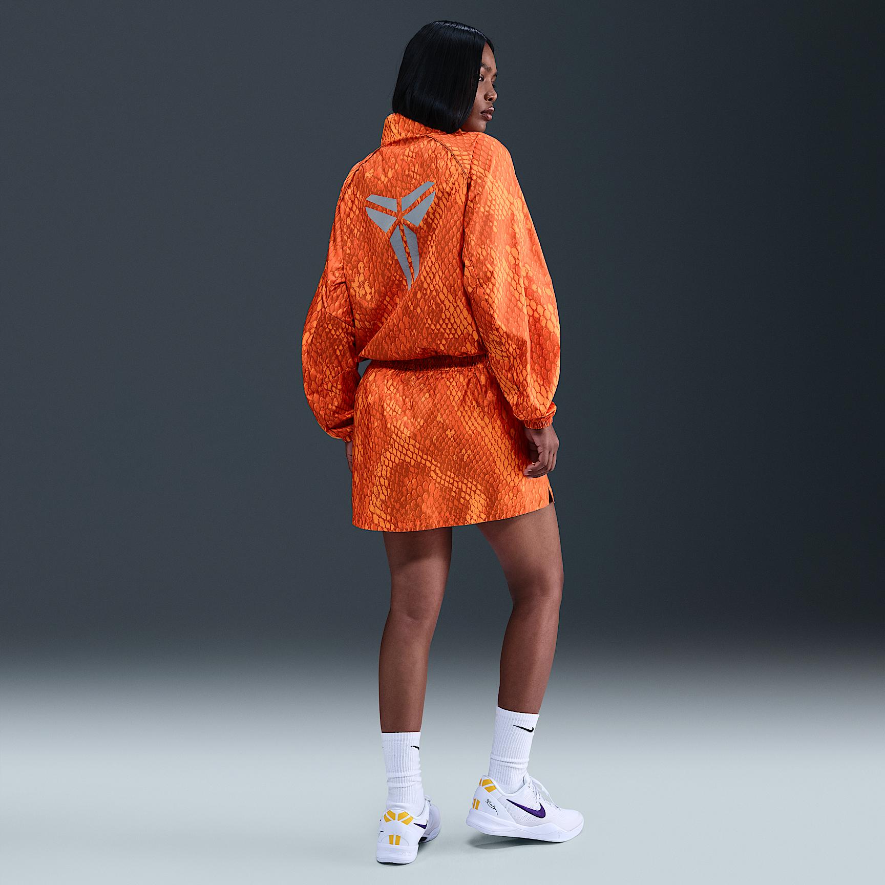 Nike Womens Kobe Lightweight Woven Jacket | IB2718-819 Product Image