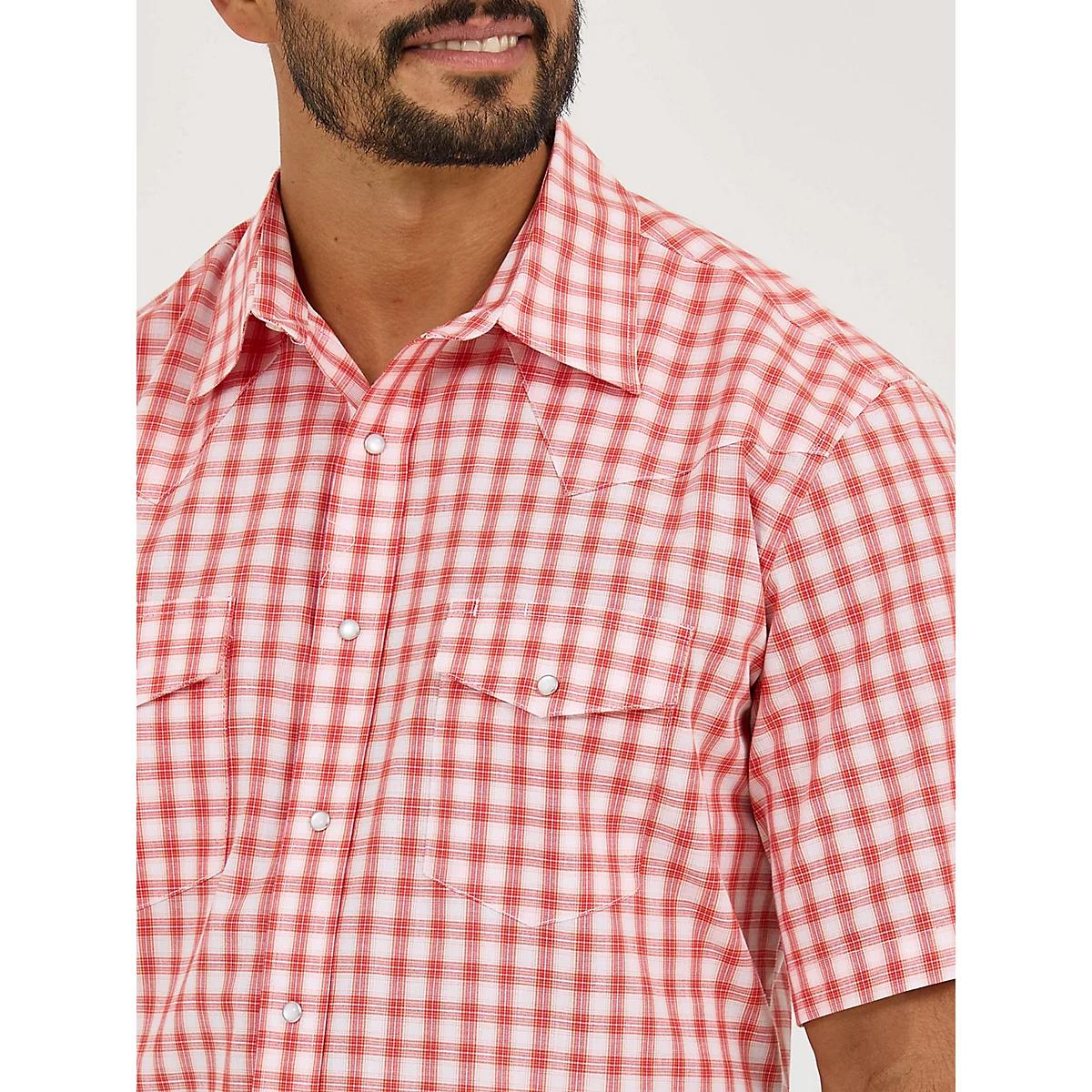 Men's Wrinkle Resist Short Sleeve Western Snap Plaid Shirt | Men's SHIRTS | Wrangler® Product Image