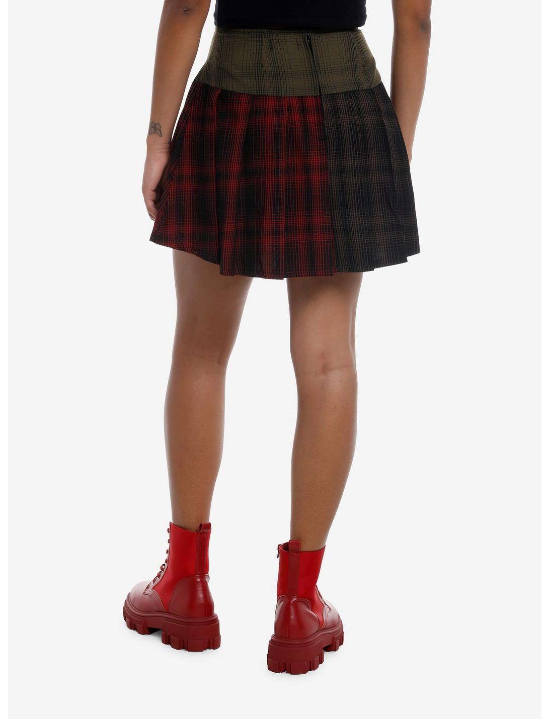 Social Collision Red Green & Brown Plaid Chain Pleated Skirt Product Image