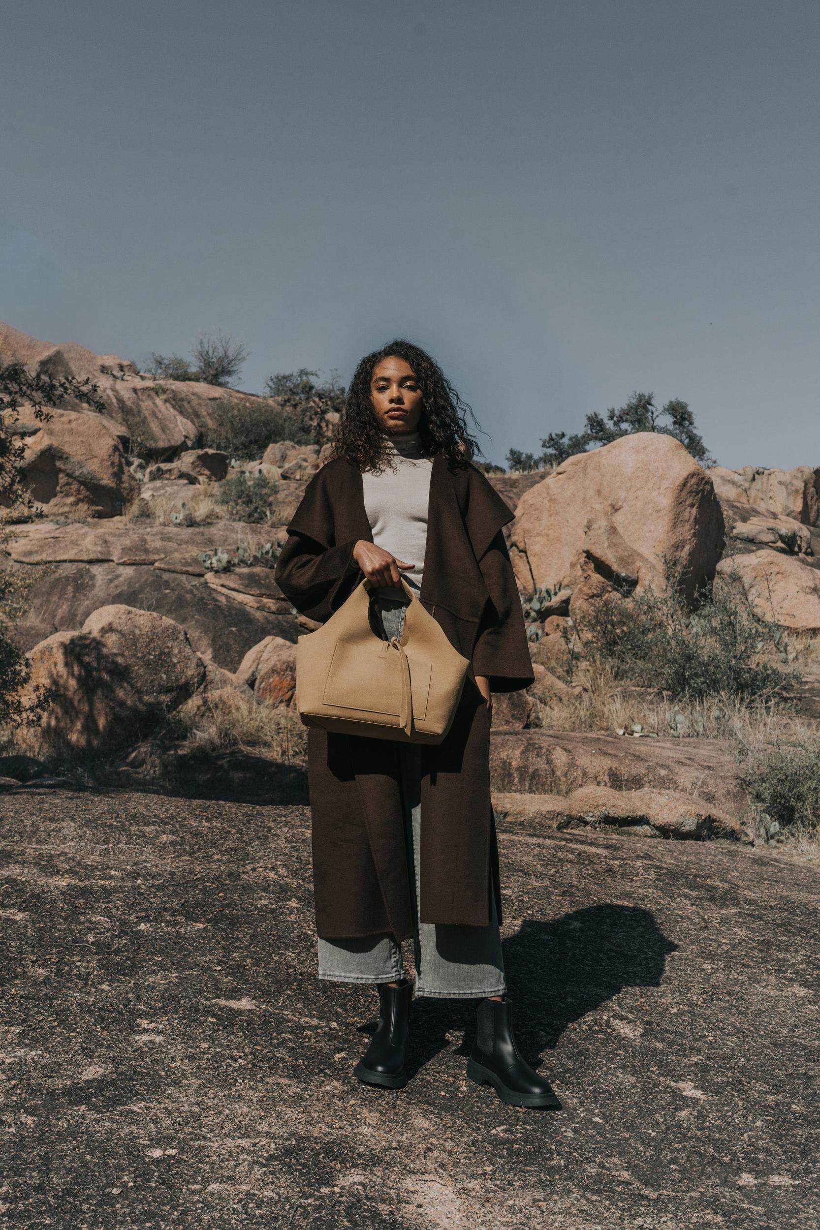 Camel Tote Product Image